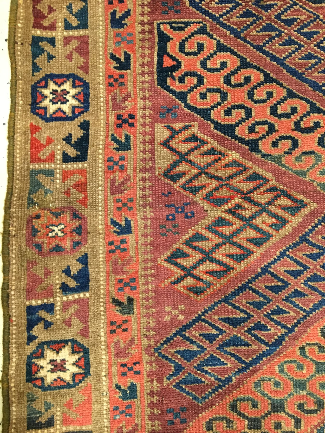 Detail d: Feiner Belutsch "Muschwani-Stamm" antik, Nordostpersien, Ende 19.Jhd., Wolle geknüpft auf Wolle. Feiner Belutsch mit hellen Farben und ...