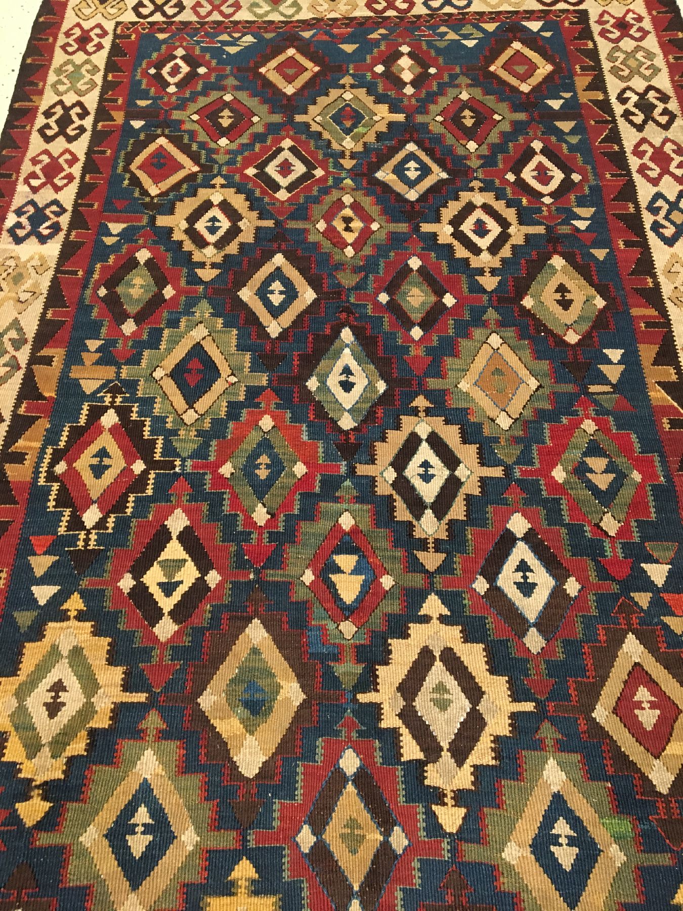Detail b: Kaukasischer "Kelim" antik, Südkaukasus, Ende 19.Jhd., Wolle gewebt auf Wolle. Seltener Südkaukasischer Kelim mit Kuba Muster auf ...
