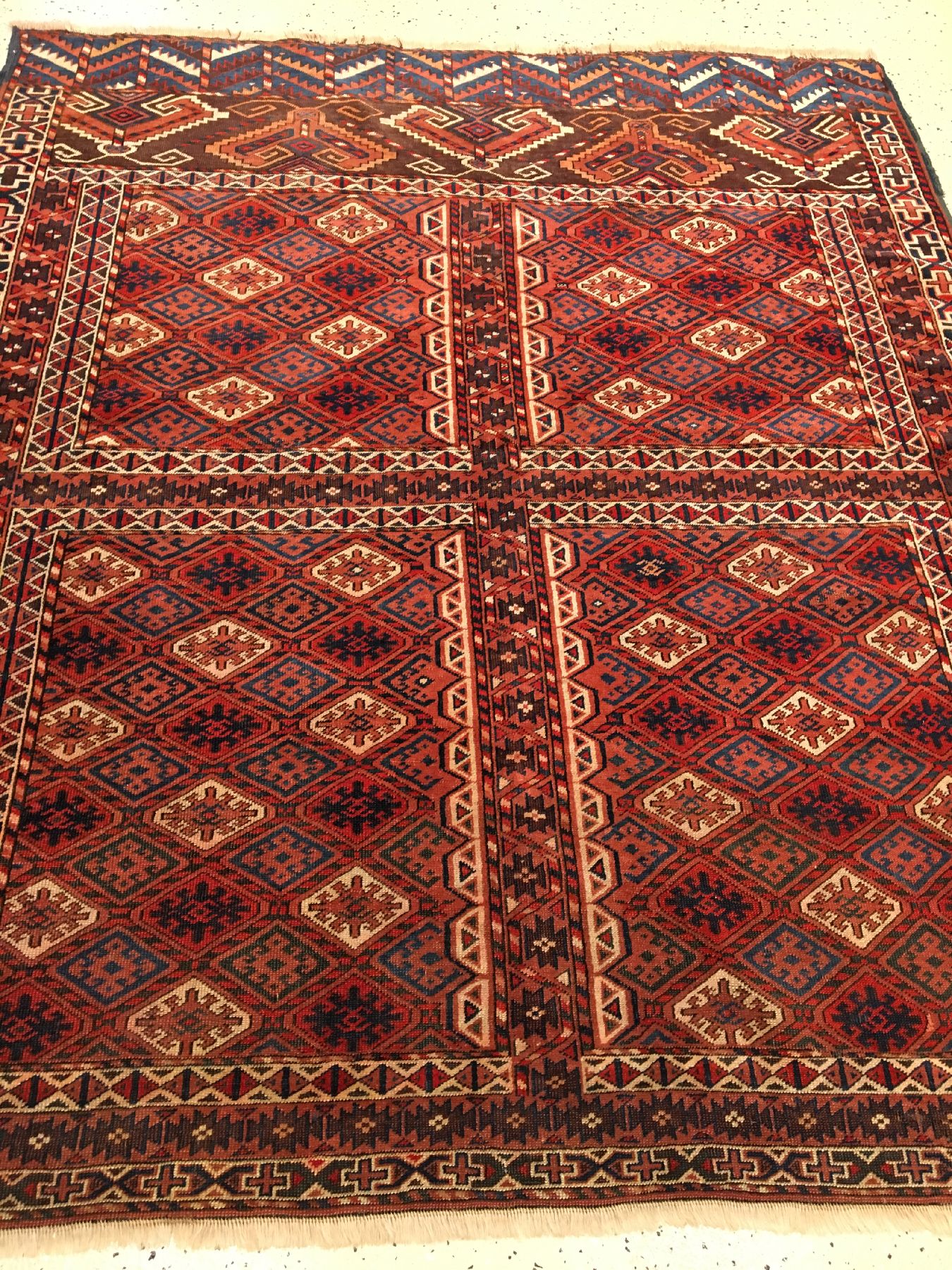 Detail c: Yomud "Engsi" antik, Turkmenistan, 19.Jhd., Wolle geknüpft auf Wolle. Seltener Engsi-Türteppich mit klassischen Hatschlou Muster mit ...