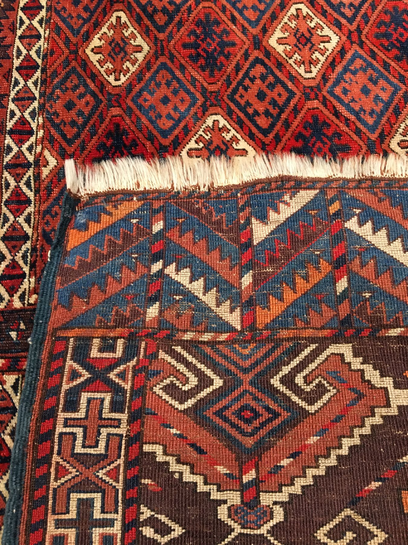 Detail i: Yomud "Engsi" antik, Turkmenistan, 19.Jhd., Wolle geknüpft auf Wolle. Seltener Engsi-Türteppich mit klassischen Hatschlou Muster mit ...