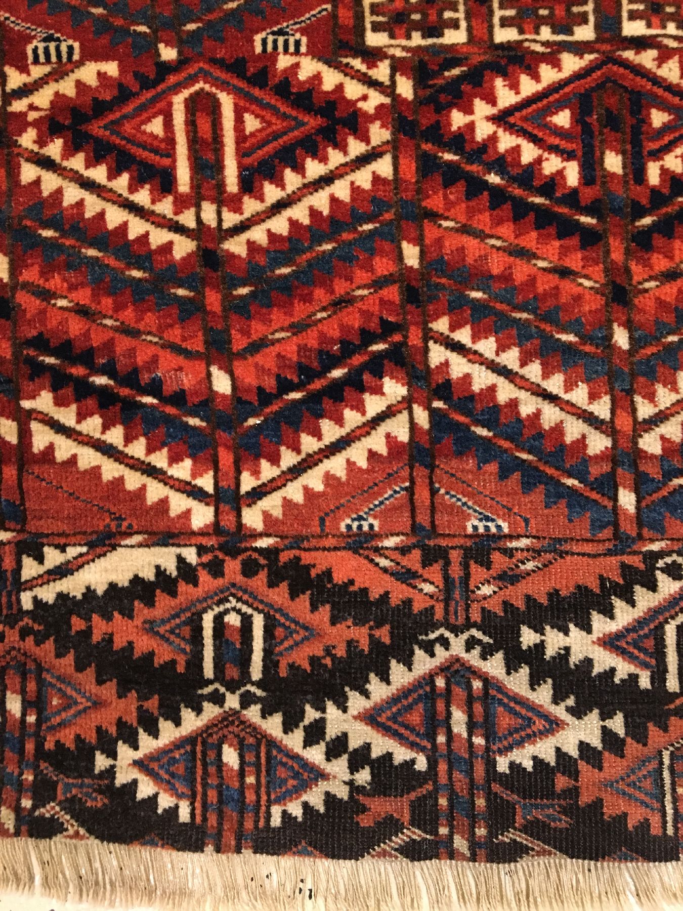 Detail f: Feiner Tekke "Engsi" antik, Turkmenistan, 19.Jhd., Wolle geknüpft auf Wolle. Feiner Türteppich der Tekke Turkmenen mit klassischen ...