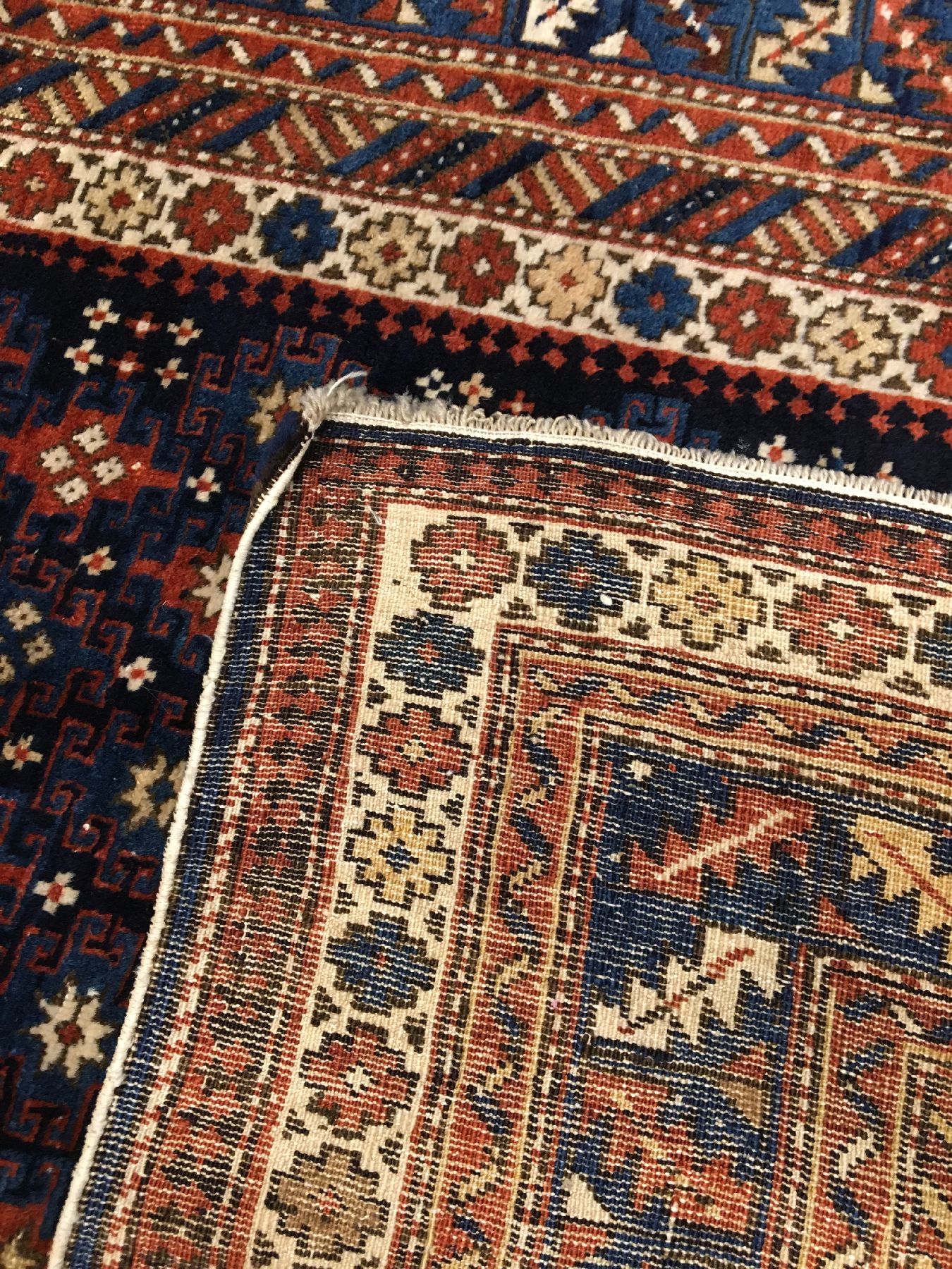 Detail g: Feiner Tschitschi antik, Ostkaukasus Kuba-Gebiet, Ende 19.Jhd., Wolle geknüpft auf Wolle. Typischer Tschitschi in sehr hochwertiger Wollqualität. ...