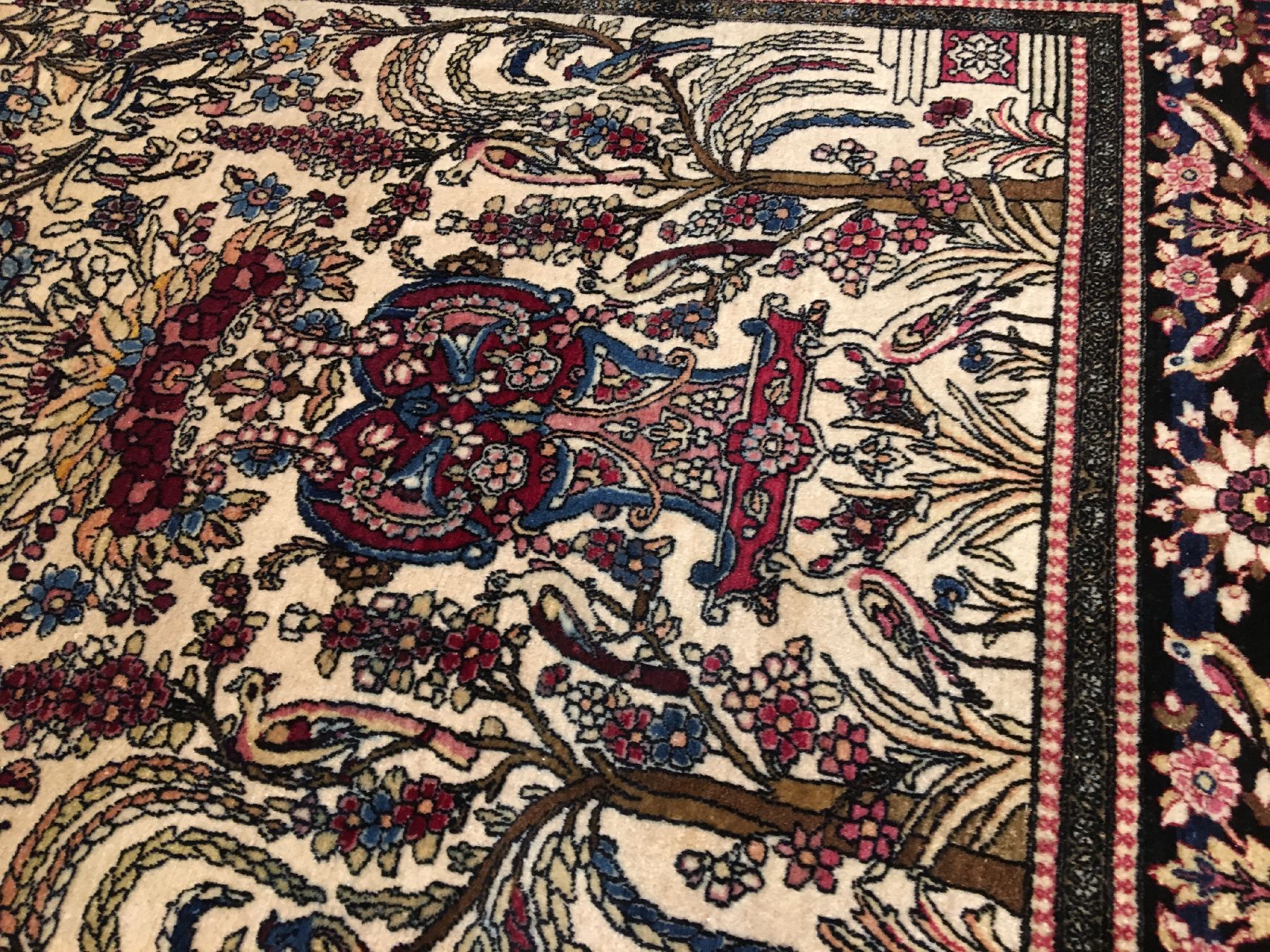 Detail d: Feiner Esfahan "Ahmad" antik, Zentralpersien, Ende 19.Jhd., Korkwolle geknüpft auf Baumwolle. Feiner und sauber geschichteter Esfahan aus ...