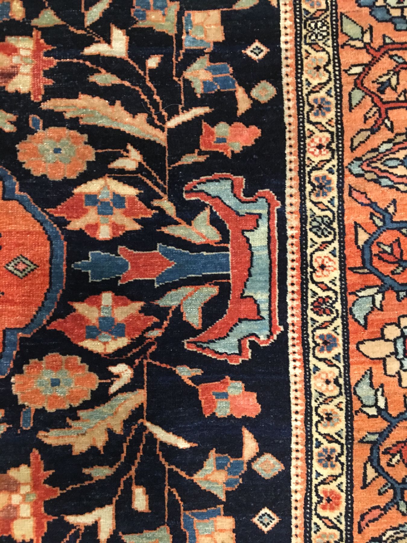Detail d: Seltener feiner Farahan antik, Westpersien, 19.Jhd., Korkwolle geknüpft auf Baumwolle. Ein eindrucksvolles Medaillon Muster belegt edel den ...
