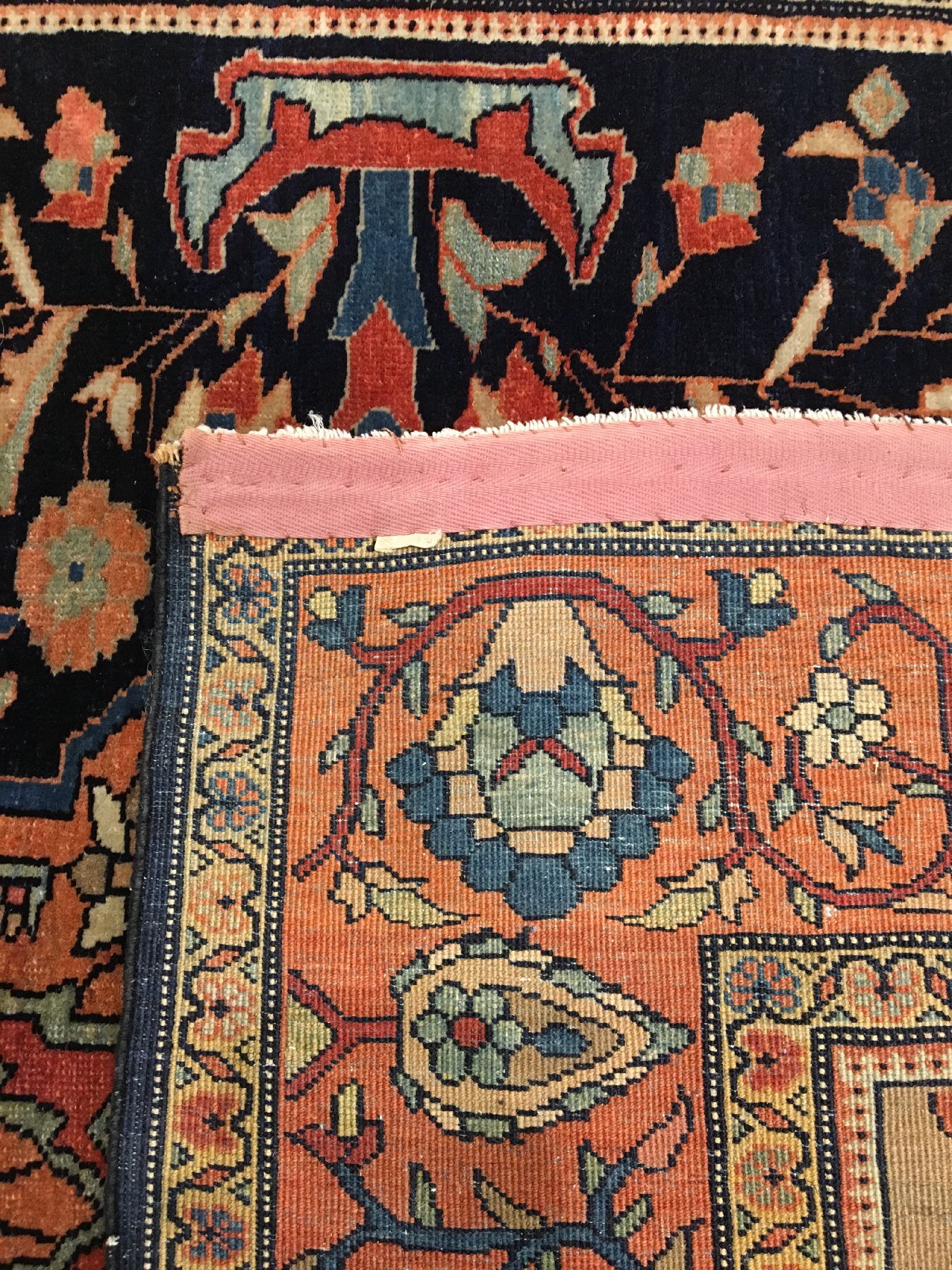 Detail h: Seltener feiner Farahan antik, Westpersien, 19.Jhd., Korkwolle geknüpft auf Baumwolle. Ein eindrucksvolles Medaillon Muster belegt edel den ...