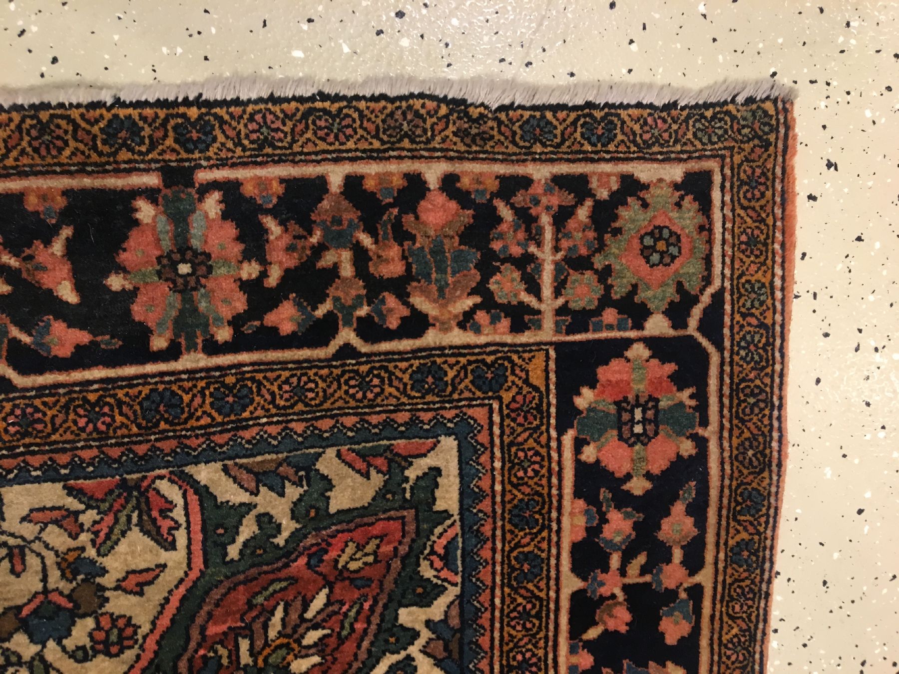 Detail h: Feiner Farahan antik, Westpersien, Ende 19.Jhd., Wolle geknüpft auf Baumwolle. Dekorativer Farahan Medaillon-Teppich mit weißen Nischen, ca. 205 x ...
