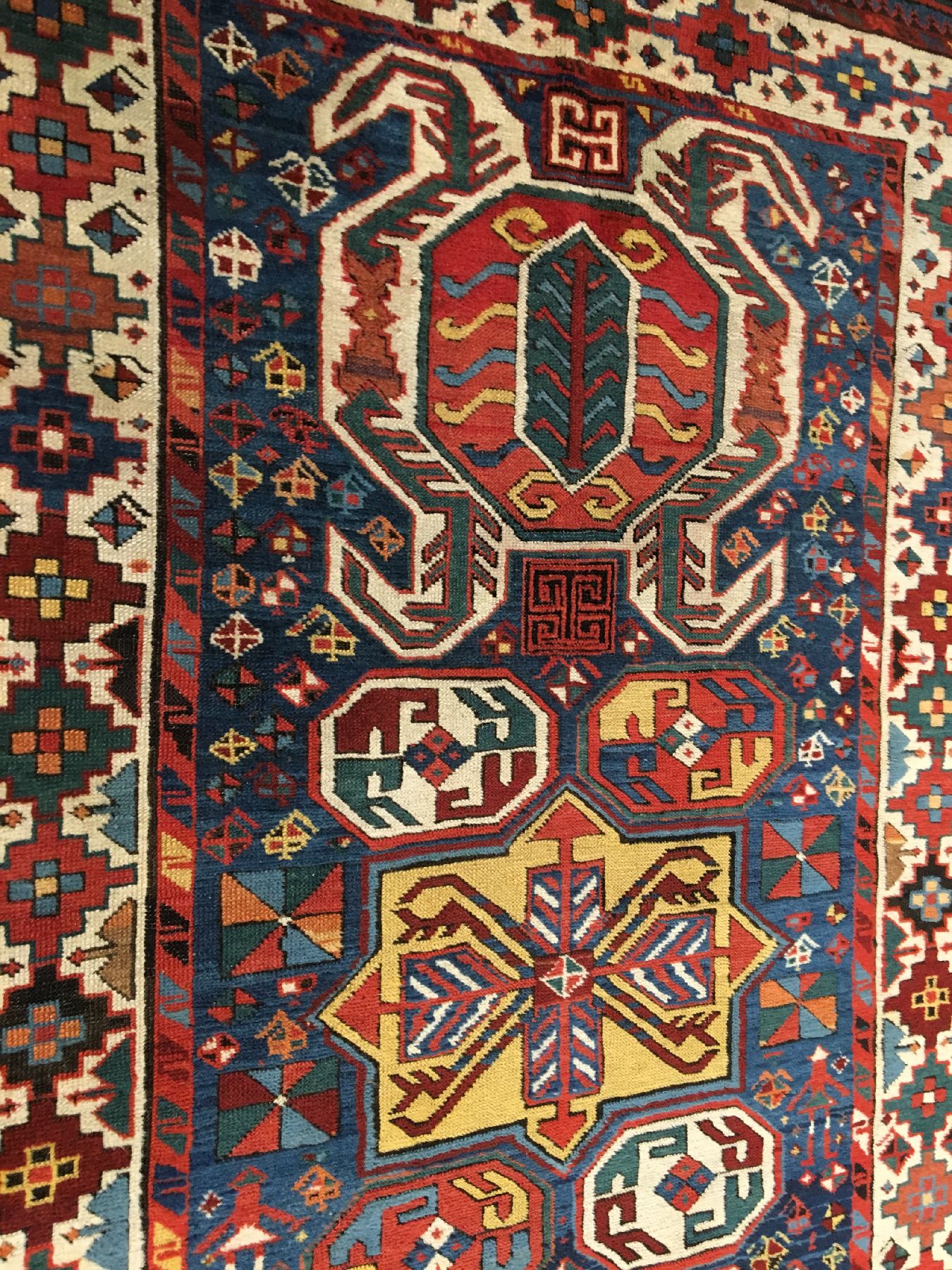 Detail b: Talisch-Lenkoran antik, Südostkaukasus Talisch-Region, 19.Jhd., (unleserliche Datierung), Wolle geknüpft auf Wolle. Seltener und Farbenprächtiger ...