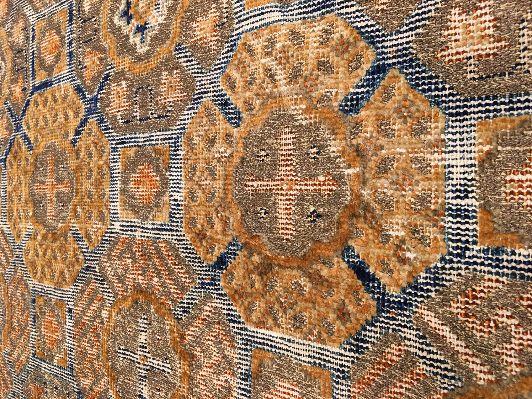 Detail c: Früher kaiserlicher Seiden Xinjiang "Der Edle Achtfache Pfad" mit Gold-Metallbrokat antik (Qing Dynastie, Qianlong Periode) "Mit ...