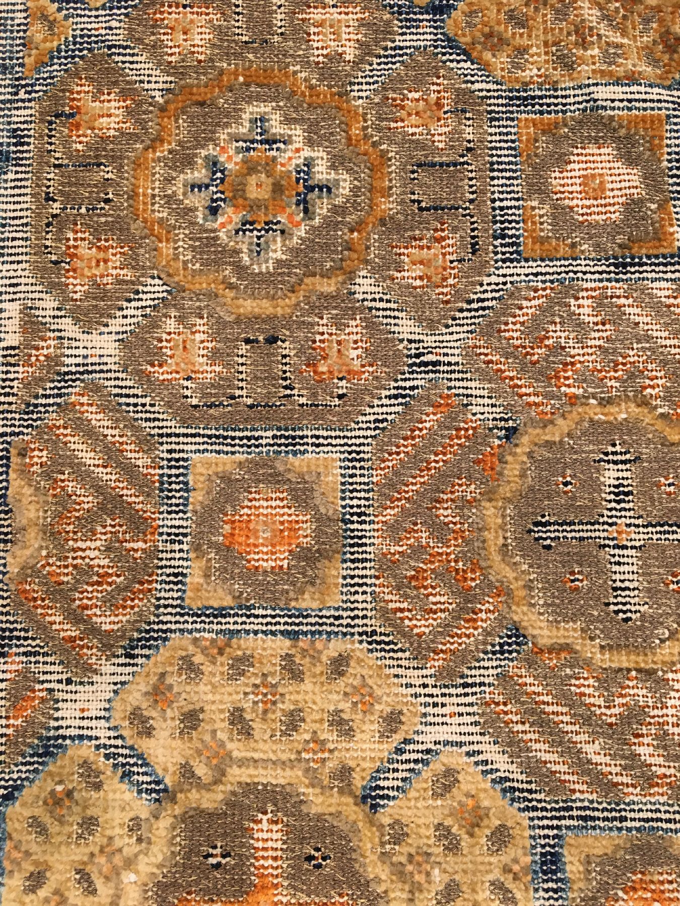 Detail d: Früher kaiserlicher Seiden Xinjiang "Der Edle Achtfache Pfad" mit Gold-Metallbrokat antik (Qing Dynastie, Qianlong Periode) "Mit ...
