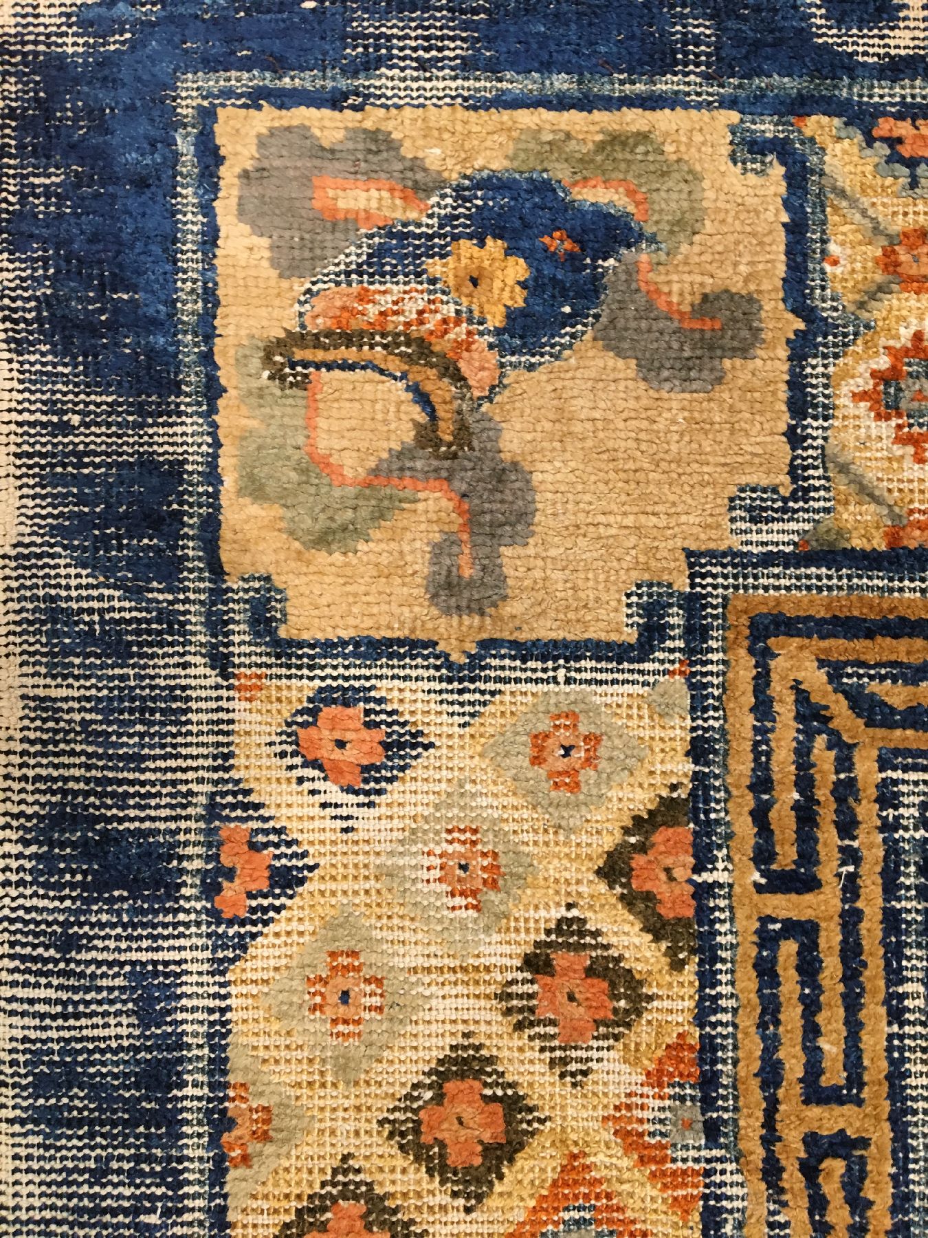 Detail h: Früher kaiserlicher Seiden Xinjiang "Der Edle Achtfache Pfad" mit Gold-Metallbrokat antik (Qing Dynastie, Qianlong Periode) "Mit ...