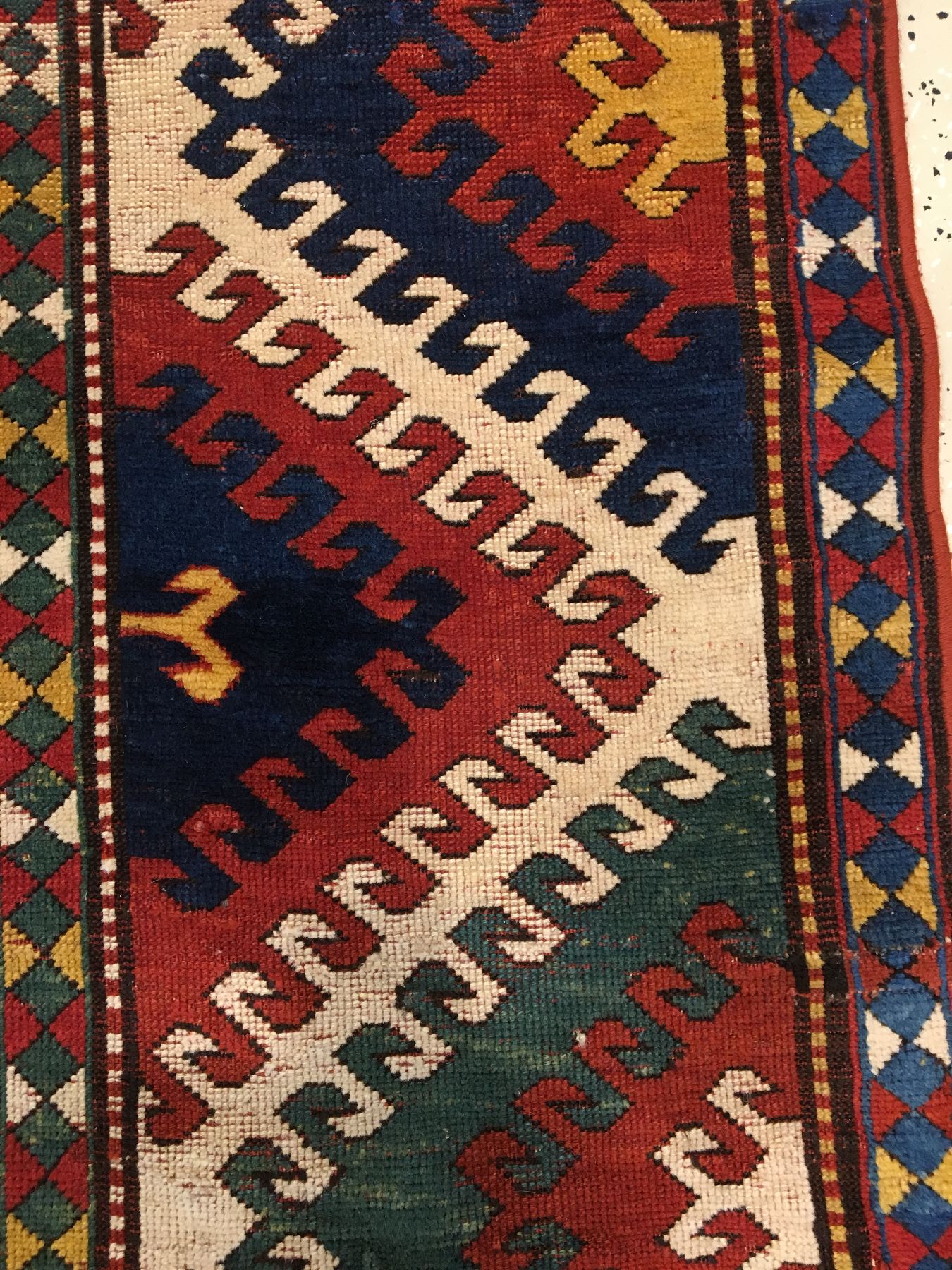 Detail g: Bordjalou Kasak antik, Südwestkaukasus, 19.Jhd., Wolle geknüpft auf Wolle. Farbenprächtiger Bordjalou mit erstklassigen Naturfarben. Das ...