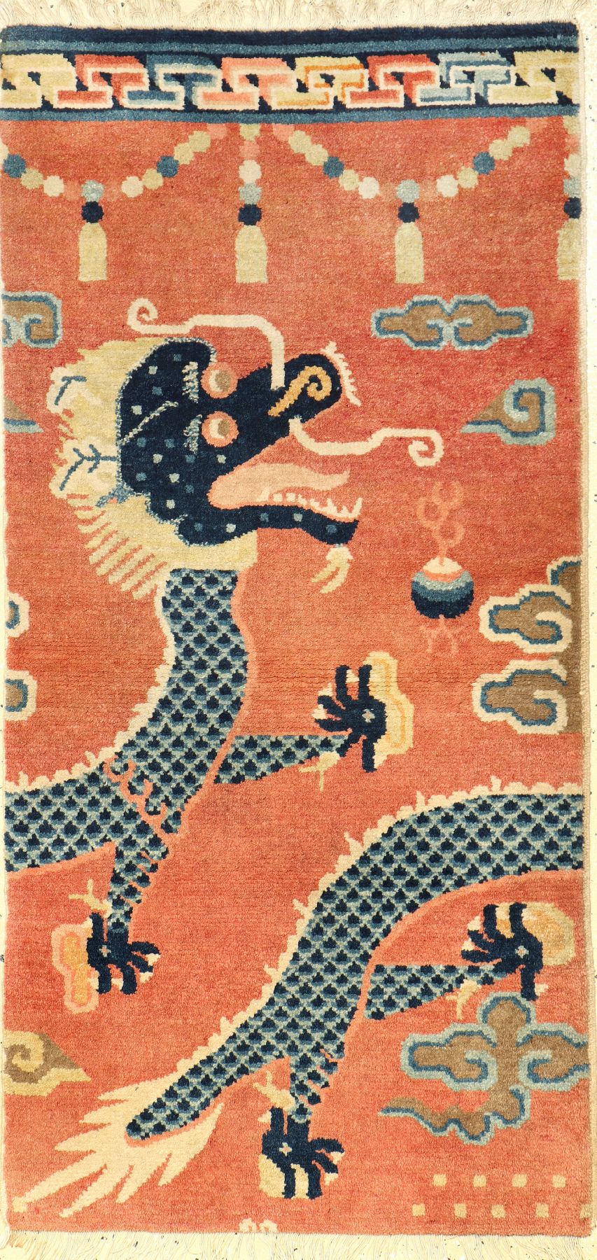 Kleiner Feiner Ning-Hsia "Säulenteppich" antik(Drachen), Westchina, um 1900, Wolle geknüpft auf Baumwolle. Seltener kleinformatiger ...