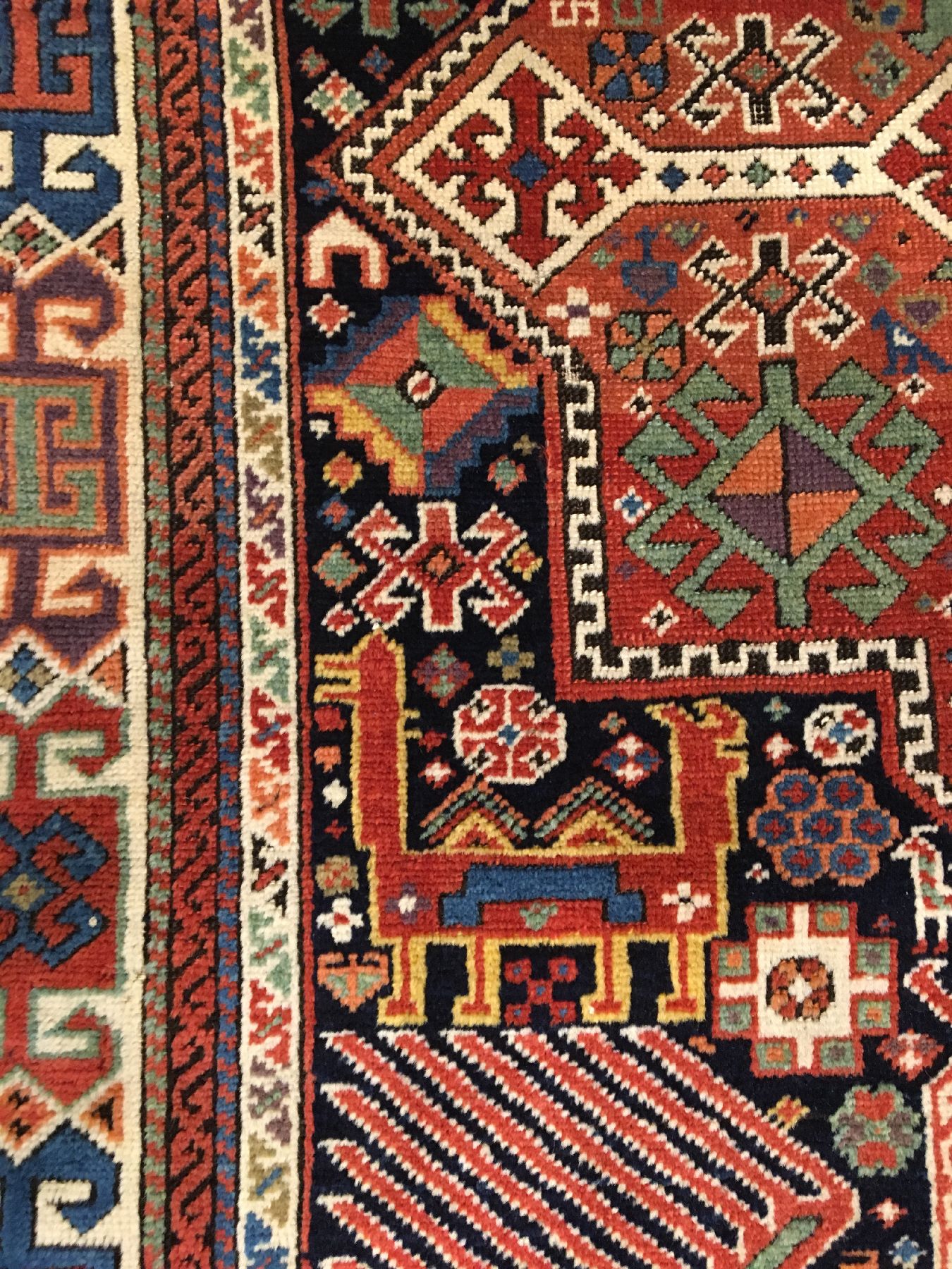 Detail d: Akstafa antik, Südostkaukasus, Mitte 19.Jhd., Wolle geknüpft auf Wolle. Seltener Akstafa im "Long-Rug" Typus mit erstklassigen ...