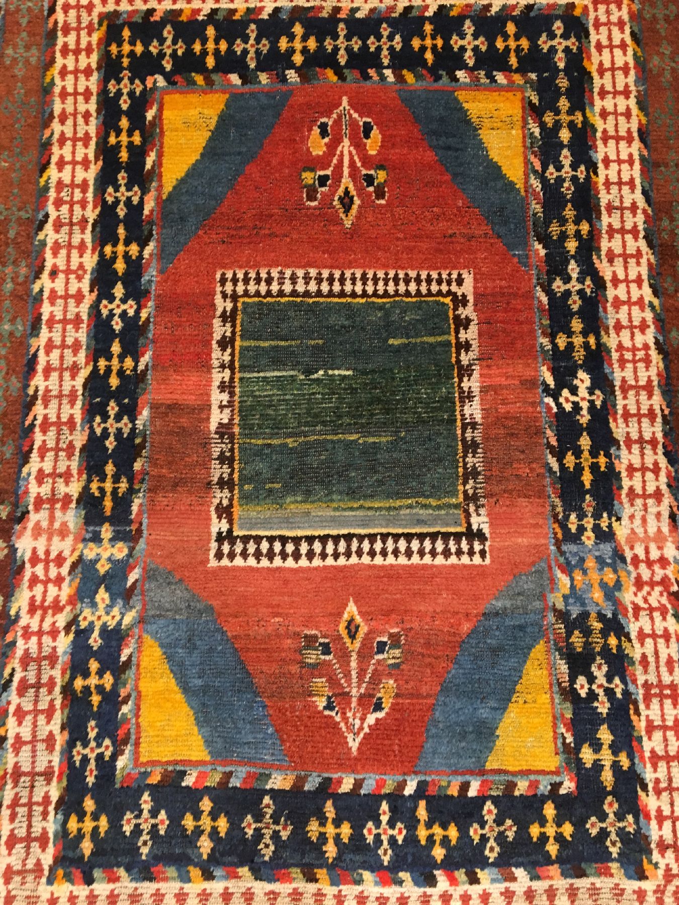 Detail a: Seltener Gaschgai Gabbeh antik, Südwestpersien Fars-Region, 19.Jhd., Wolle geknüpft auf Wolle. Rarer Gaschgai Gabbeh mit Teppich im Teppich ...