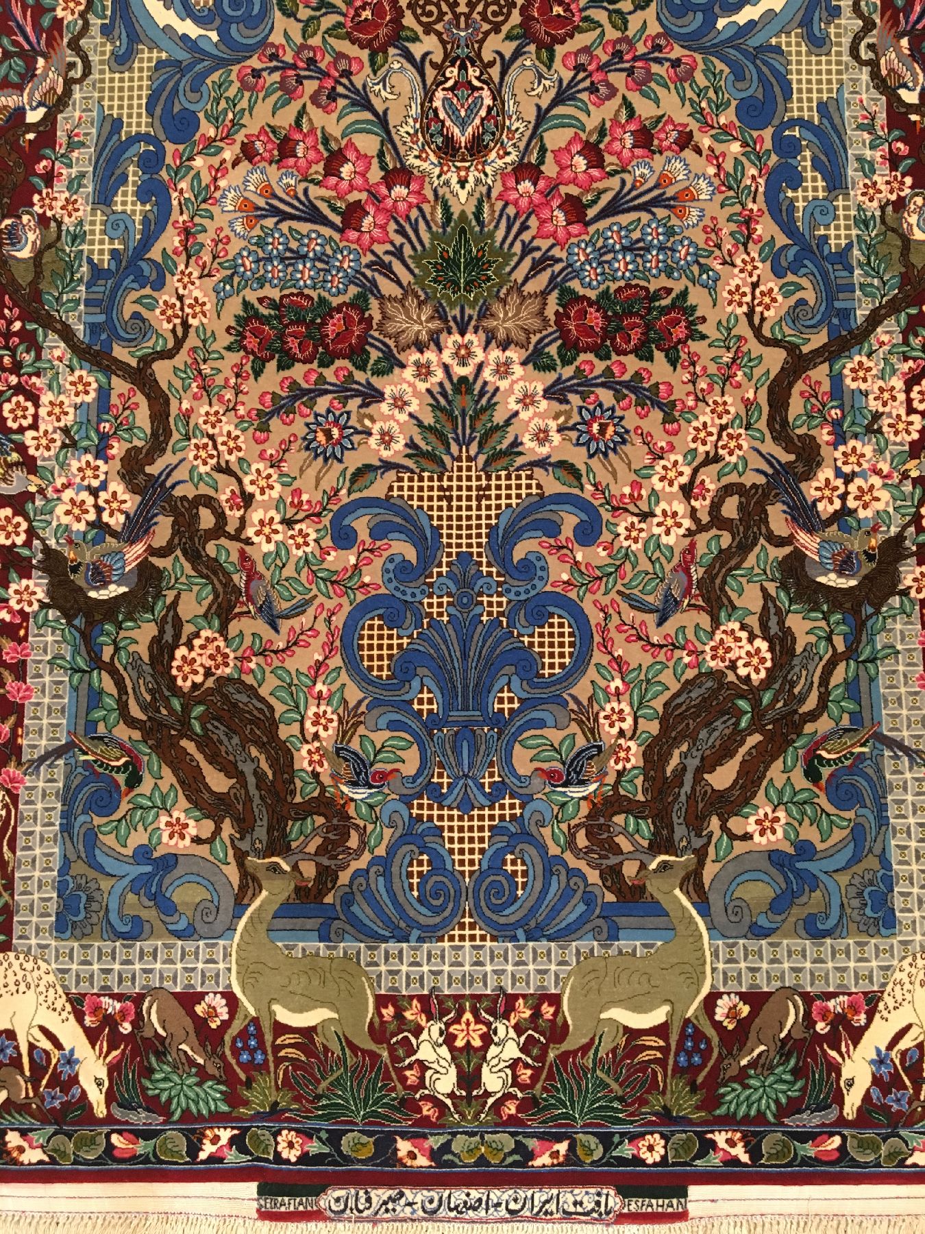 Detail a: Feiner Esfahan "Seirafian" alt (Signiert), Zentralpersien, um 1970, Korkwolle geknüpft auf Seidenkette. Dekorativer Esfahan aus den ...