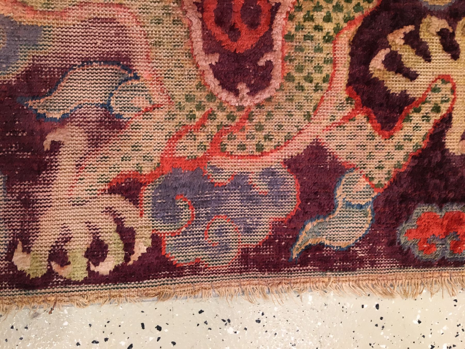 Detail f: Seltener kaiserlicher Seiden Kansu antik (Tianlong Drachen), Westchina, um 1800, reine Naturseide geknüpft auf Baumwolle. Rarer Kansu Seidenteppich ...