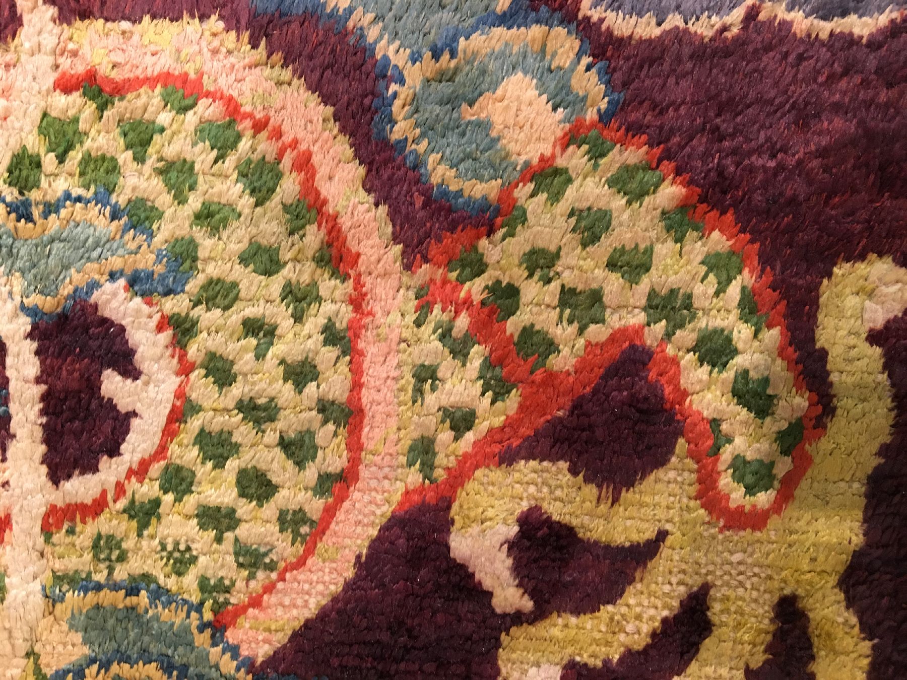 Detail h: Seltener kaiserlicher Seiden Kansu antik (Tianlong Drachen), Westchina, um 1800, reine Naturseide geknüpft auf Baumwolle. Rarer Kansu Seidenteppich ...