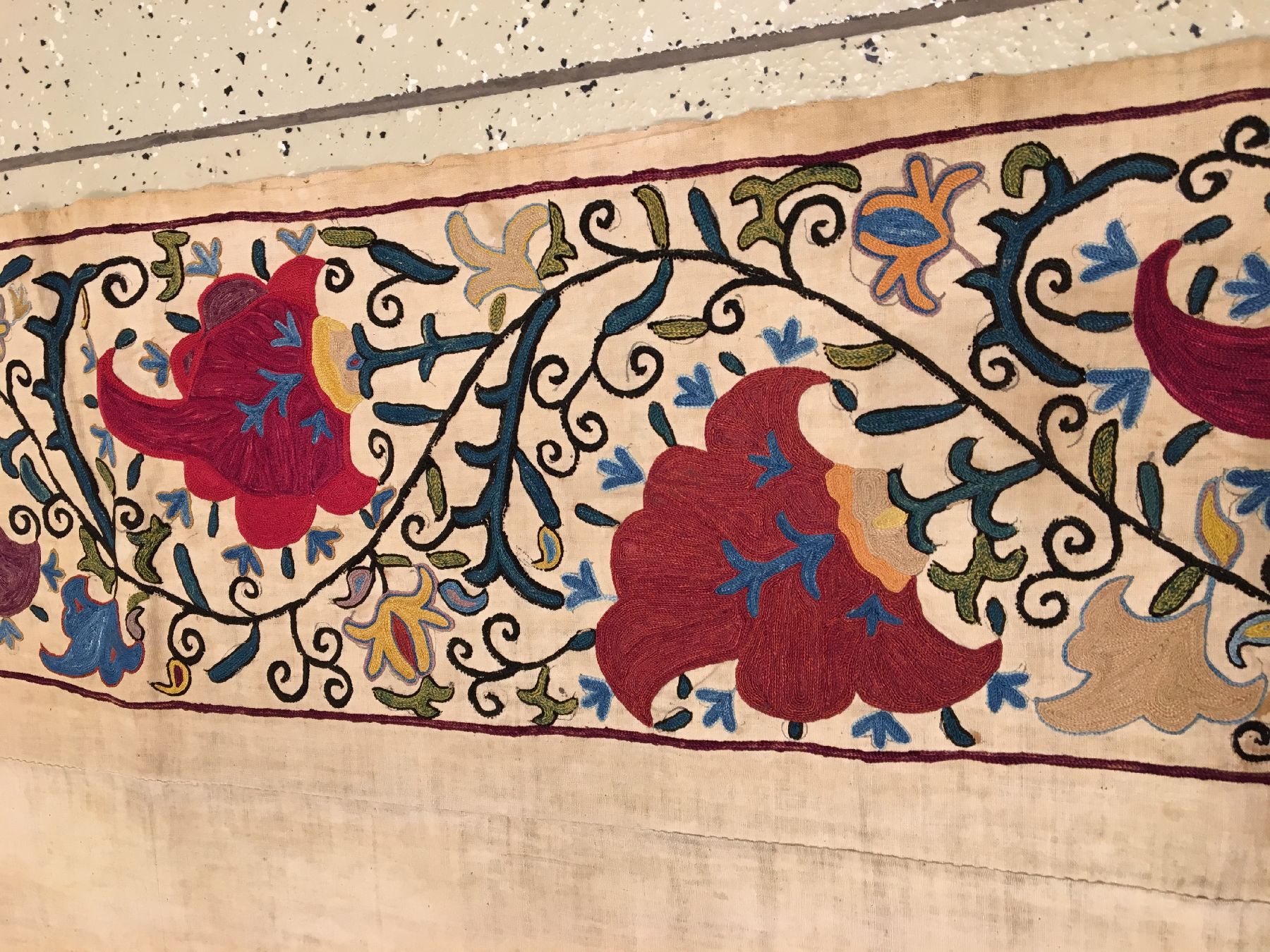 Detail g: Bochara "Susani" antik, Usbekistan, 19.Jhd., Seidenstickerei auf Baumwollgewebe. Große Bochara Susani im sogenannten Ruidscho-Typus mit ...
