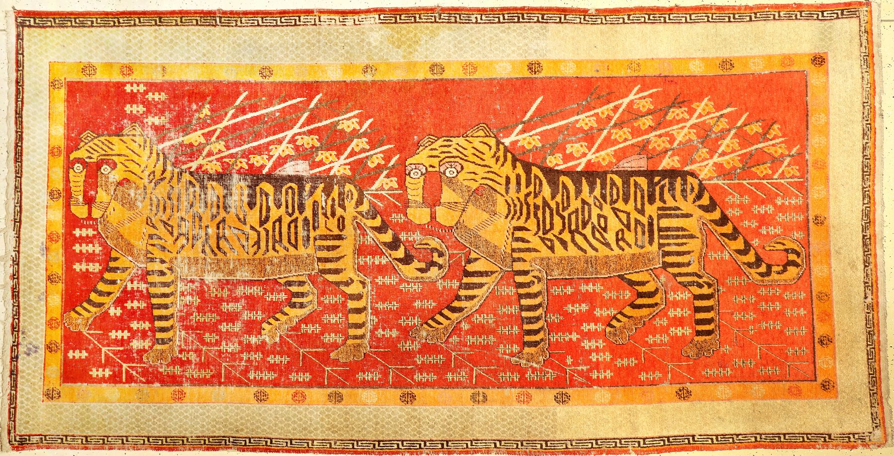 Seltener Samarkand "Tigerteppich" antik, Ostturkestan, um 1890, Wolle geknüpft auf Baumwolle. Sehr seltener Teppich aus Samarkand ...