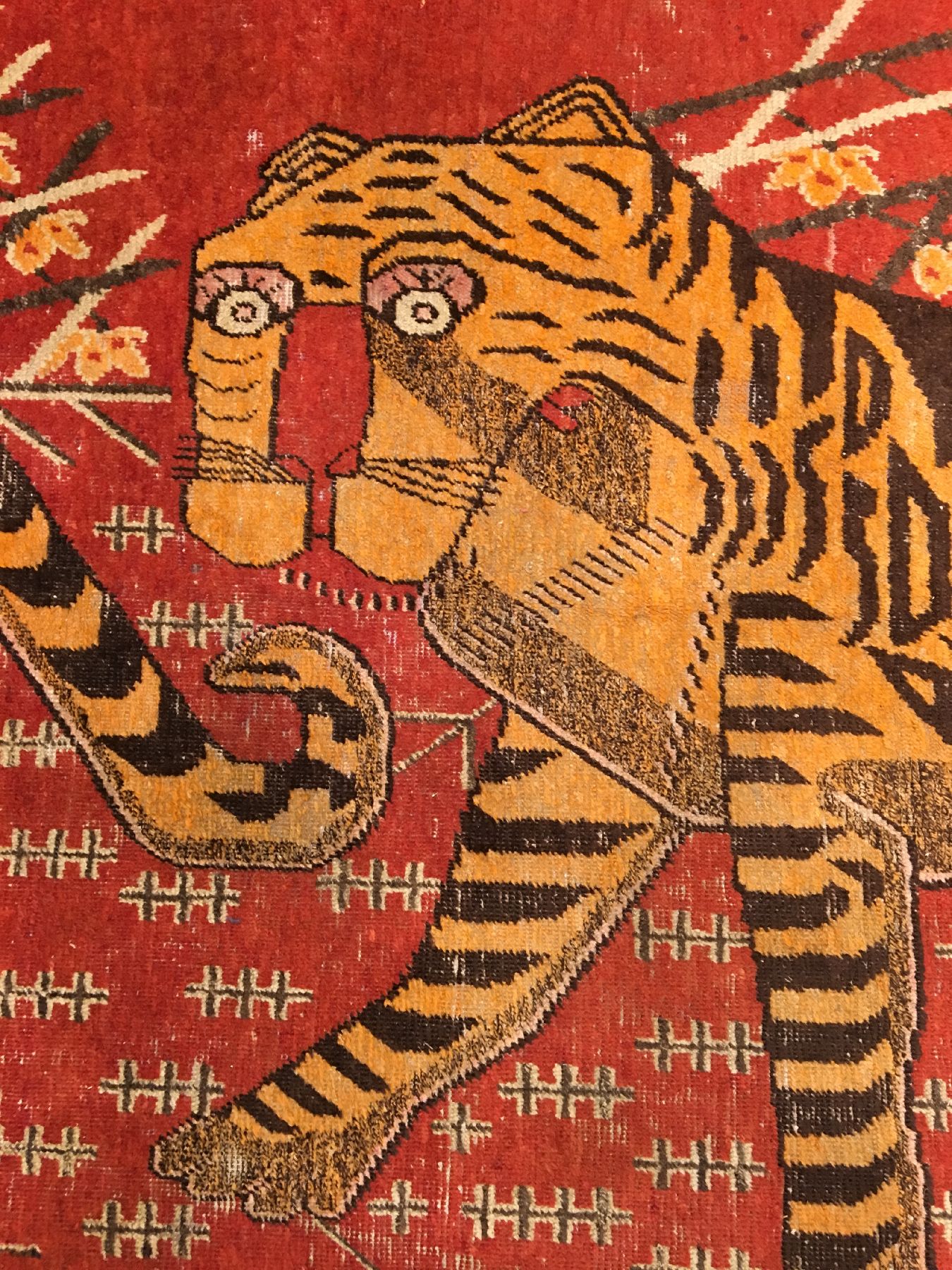 Detail c: Seltener Samarkand "Tigerteppich" antik, Ostturkestan, um 1890, Wolle geknüpft auf Baumwolle. Sehr seltener Teppich aus Samarkand ...