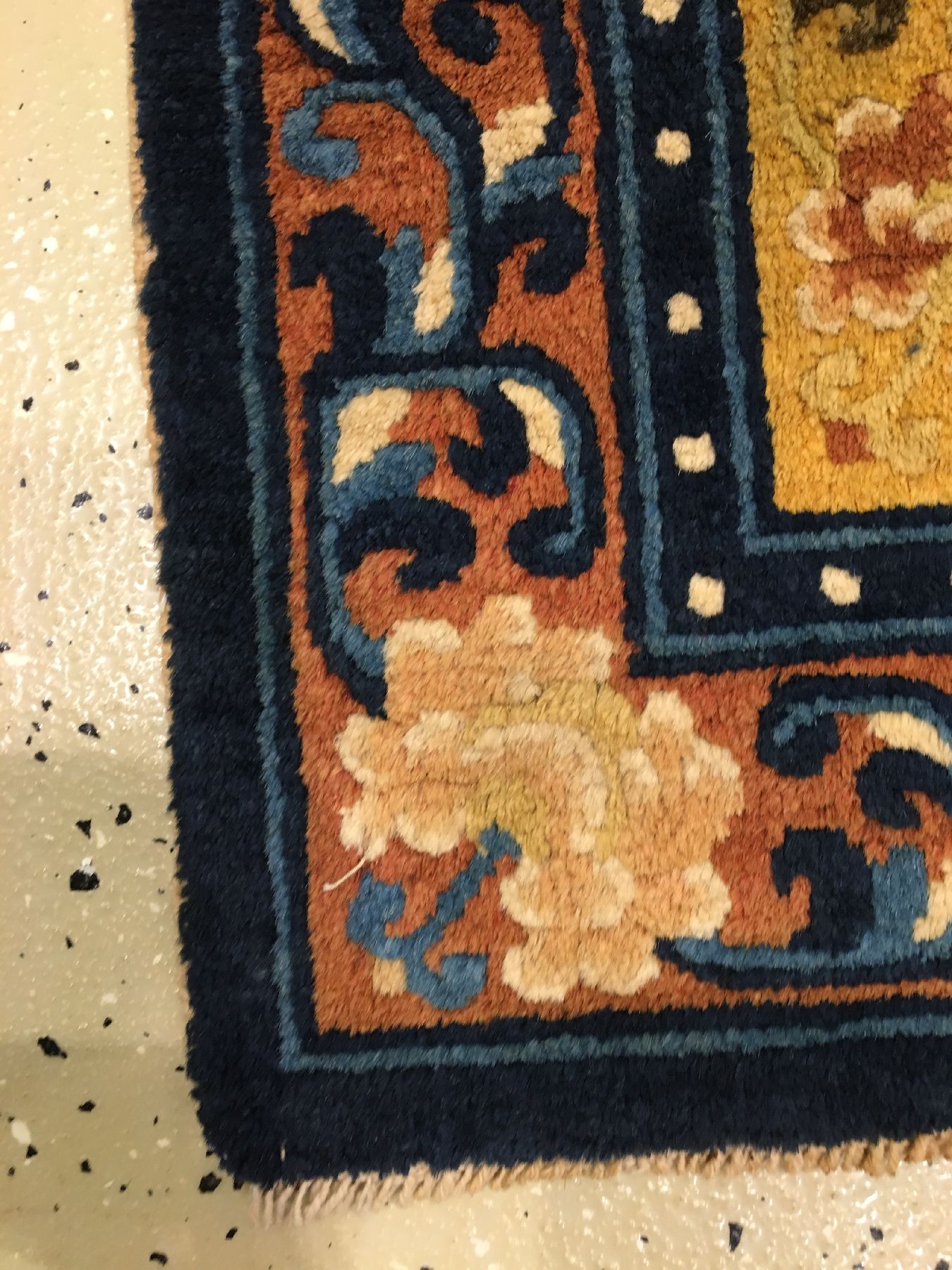 Detail f: Gelbe Ning-Hsia "Sitzmatte" antik (Art-Deco Drachenköpfe), Westchina, um 1910/1920, Wolle geknüpft auf Baumwolle. Dekorative ...
