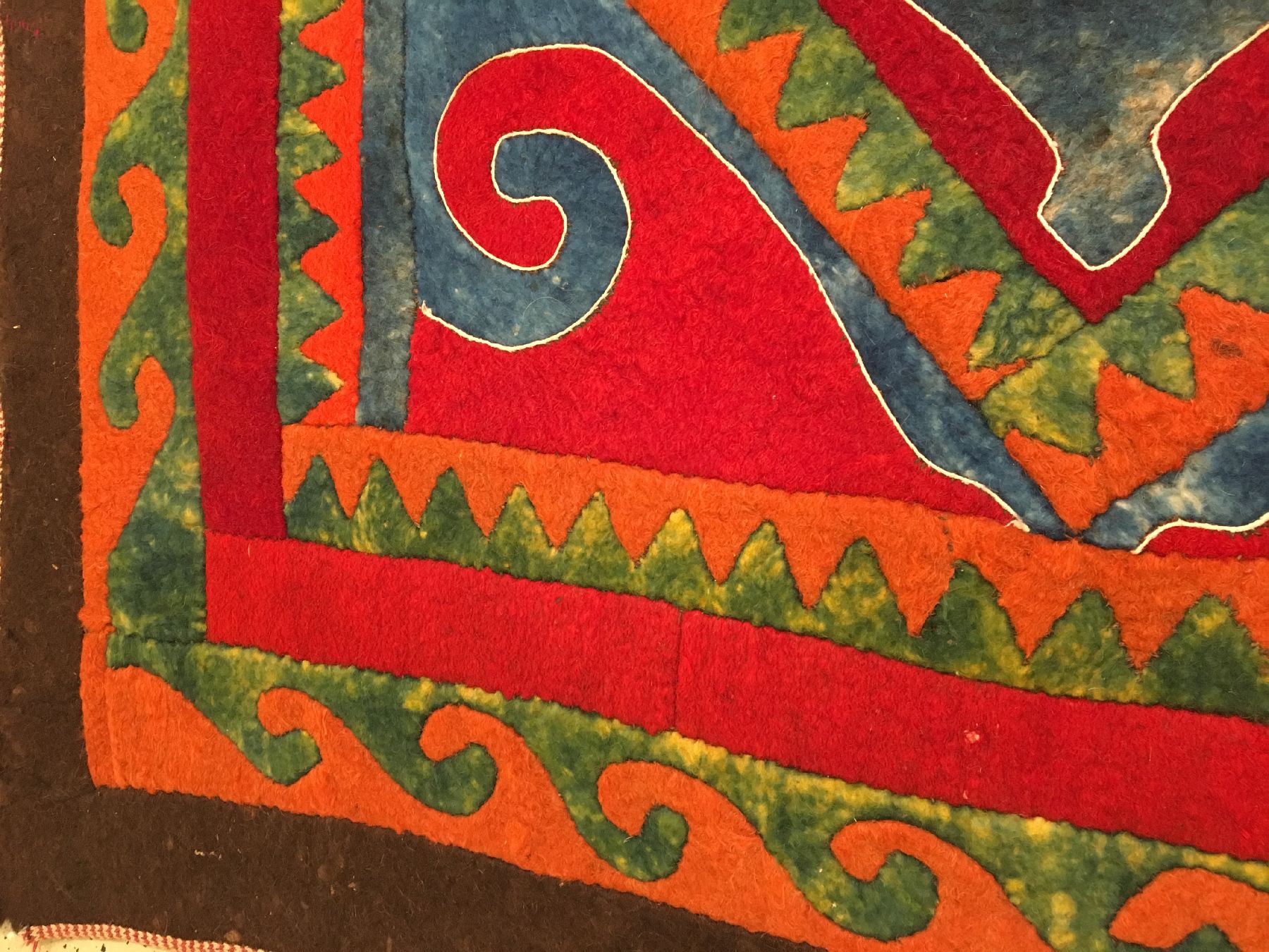 Detail c: Seltener Kirgisischer Shyrdak "Filzteppich" antik, Kirgisistan, Ende 19.Jhd., Filz. Hochdekorativer Filzteppich der Kirgisen mit ...