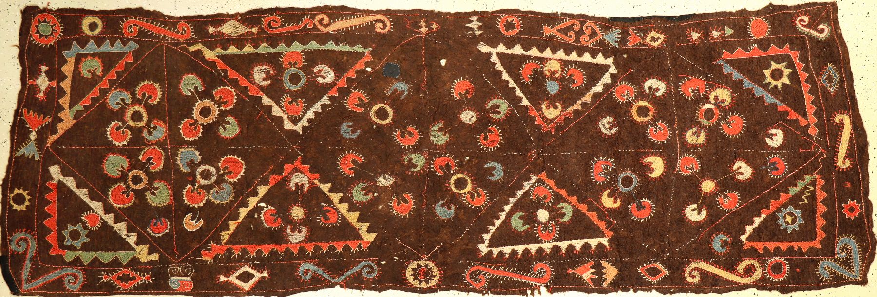 Seltener Lakai "Filzteppich" antik, Usbekistan, 19.Jhd., Wollstickerei auf Filz. Rarer Filzteppich der Lakai-Stämme in typischer Muster ...