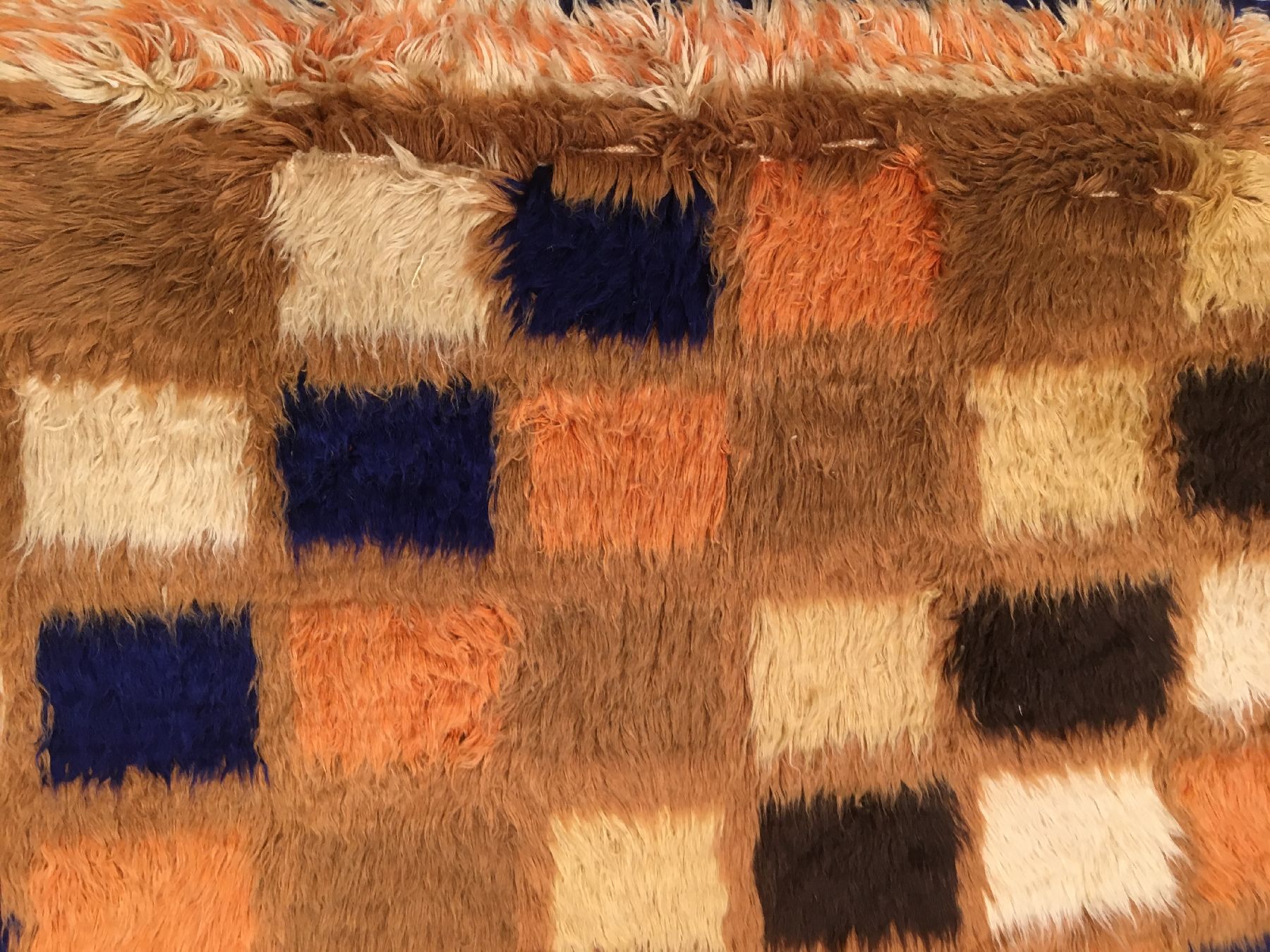 Detail c: Bachtiari Gabbeh alt (Checkers-Board), Westliches Zentralpersien, um 1930, Wolle geknüpft auf Wolle mit weißen Baumwollschüßen. Seltener Gabbeh ...