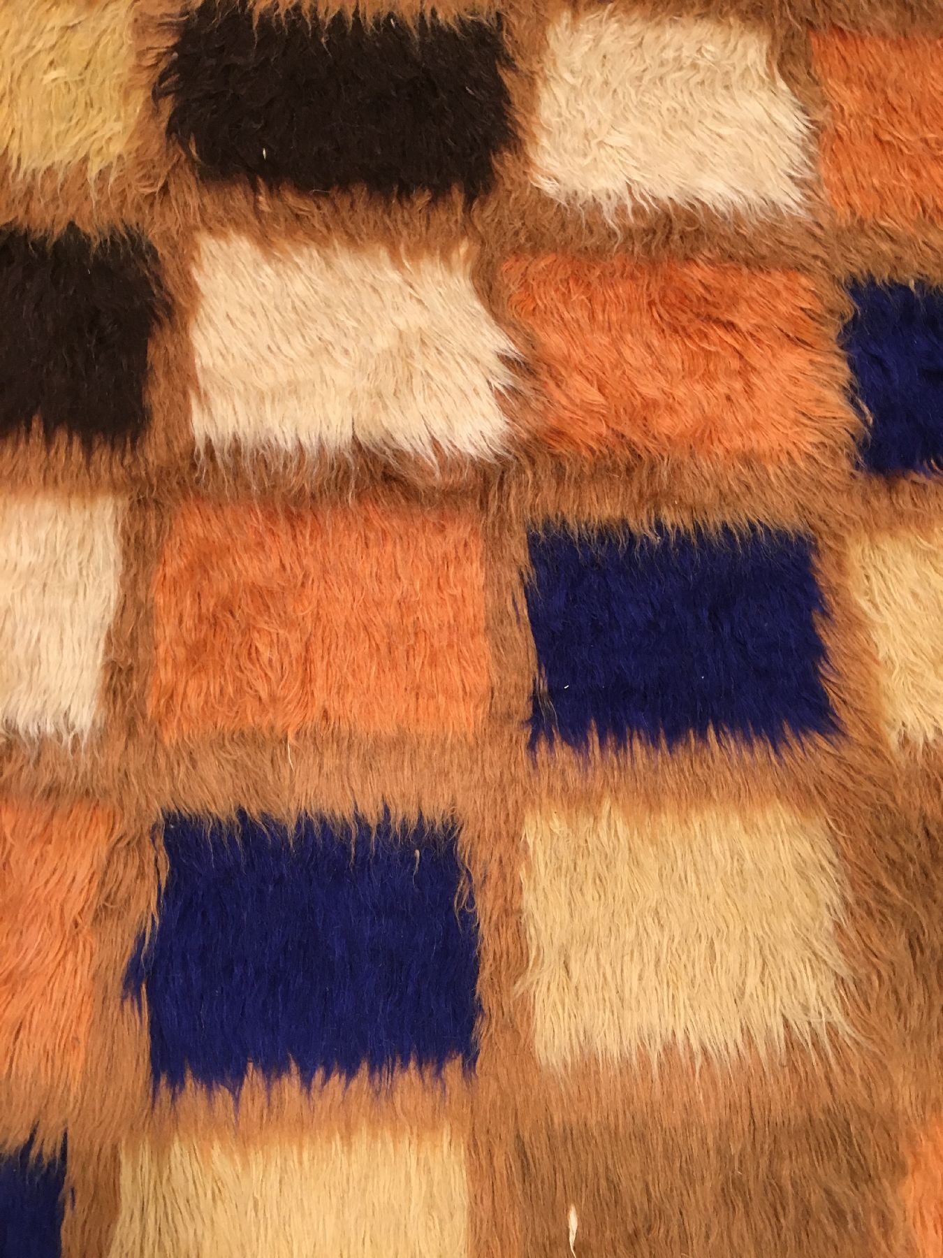Detail e: Bachtiari Gabbeh alt (Checkers-Board), Westliches Zentralpersien, um 1930, Wolle geknüpft auf Wolle mit weißen Baumwollschüßen. Seltener Gabbeh ...