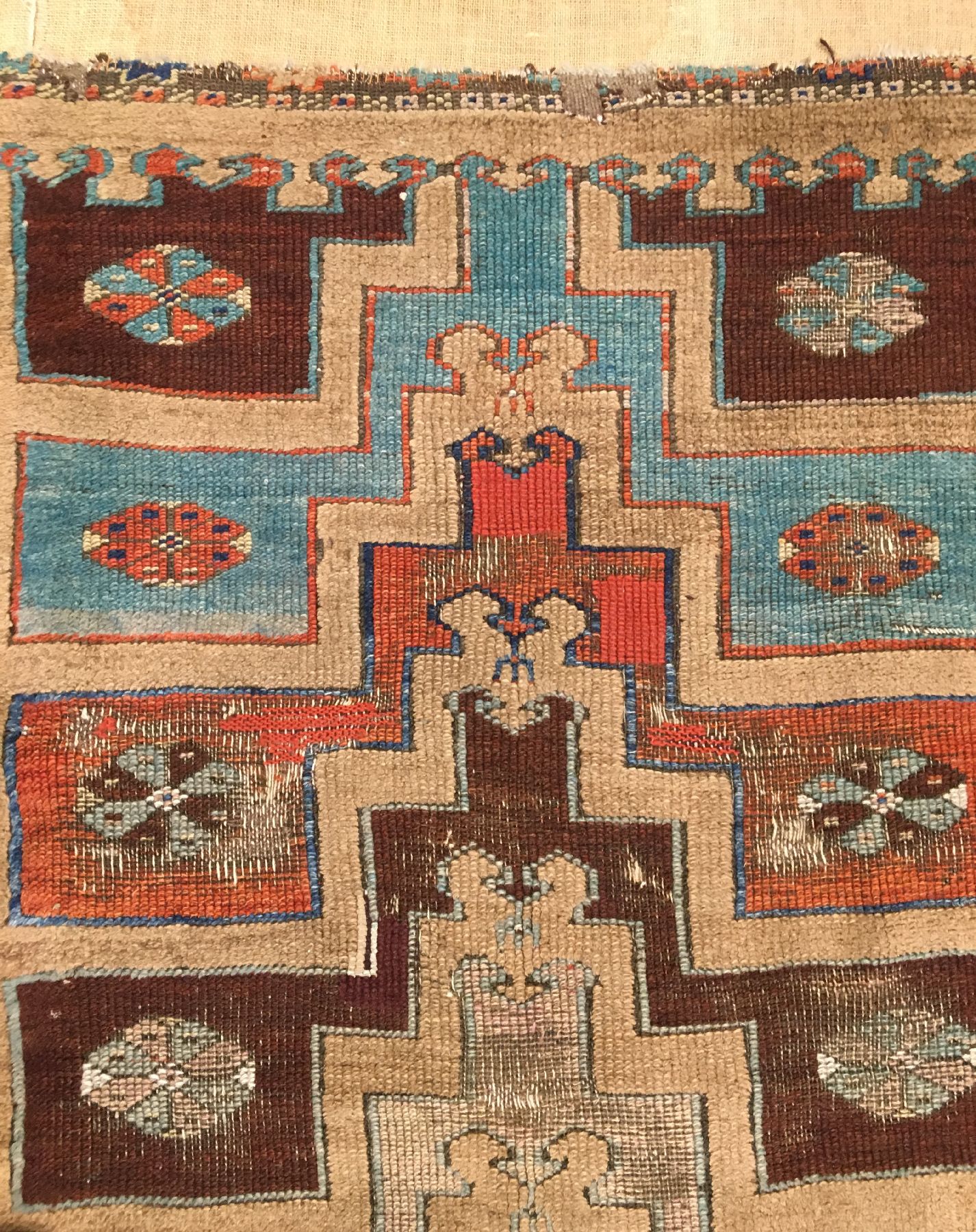 Detail c: Konya Karapinar "Gebetsteppich" antik (Kamelwolle), Zentralanatolien, 19.Jhd., Kamelwolle/Wolle geknüpft auf Wolle. Seltener ...