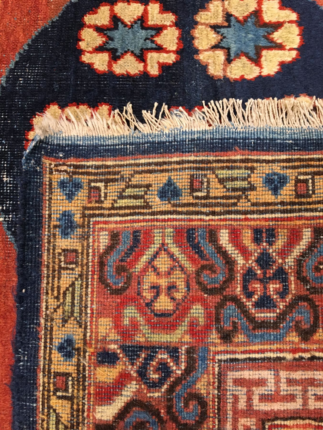 Detail i: Khotan alt (Kansu Design), Ostturkestan, um 1910/1920, Wolle geknüpft auf Baumwolle. Dekorativer Khotan mit Muster nach Vorbild der frühen ...