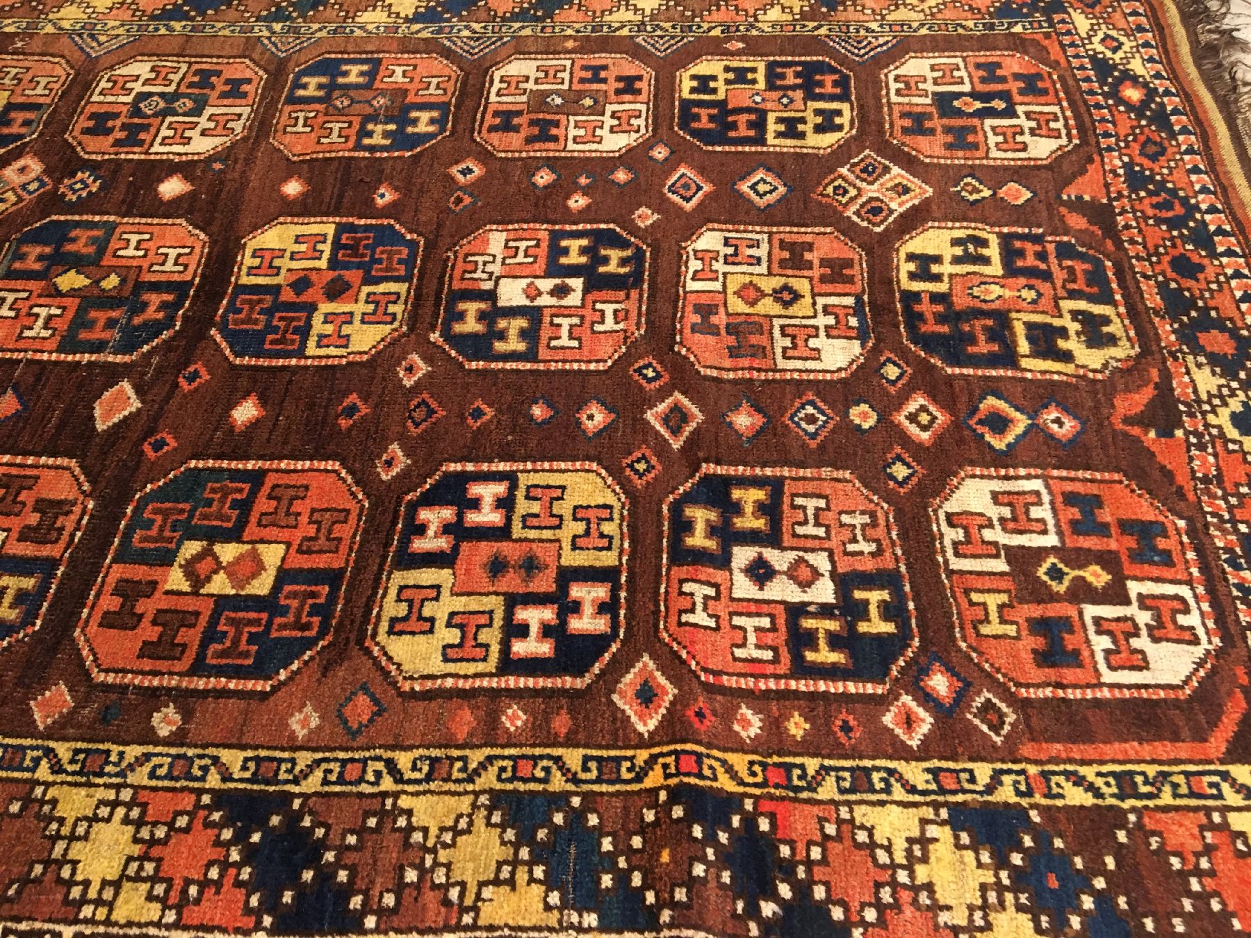 Detail b: Kirgisischer "Hauptteppich" antik, Kirgisistan Amu-Darja Region, Ende 19.Jhd., Wolle geknüpft auf Ziegenhaar. Großer Hauptteppich der ...