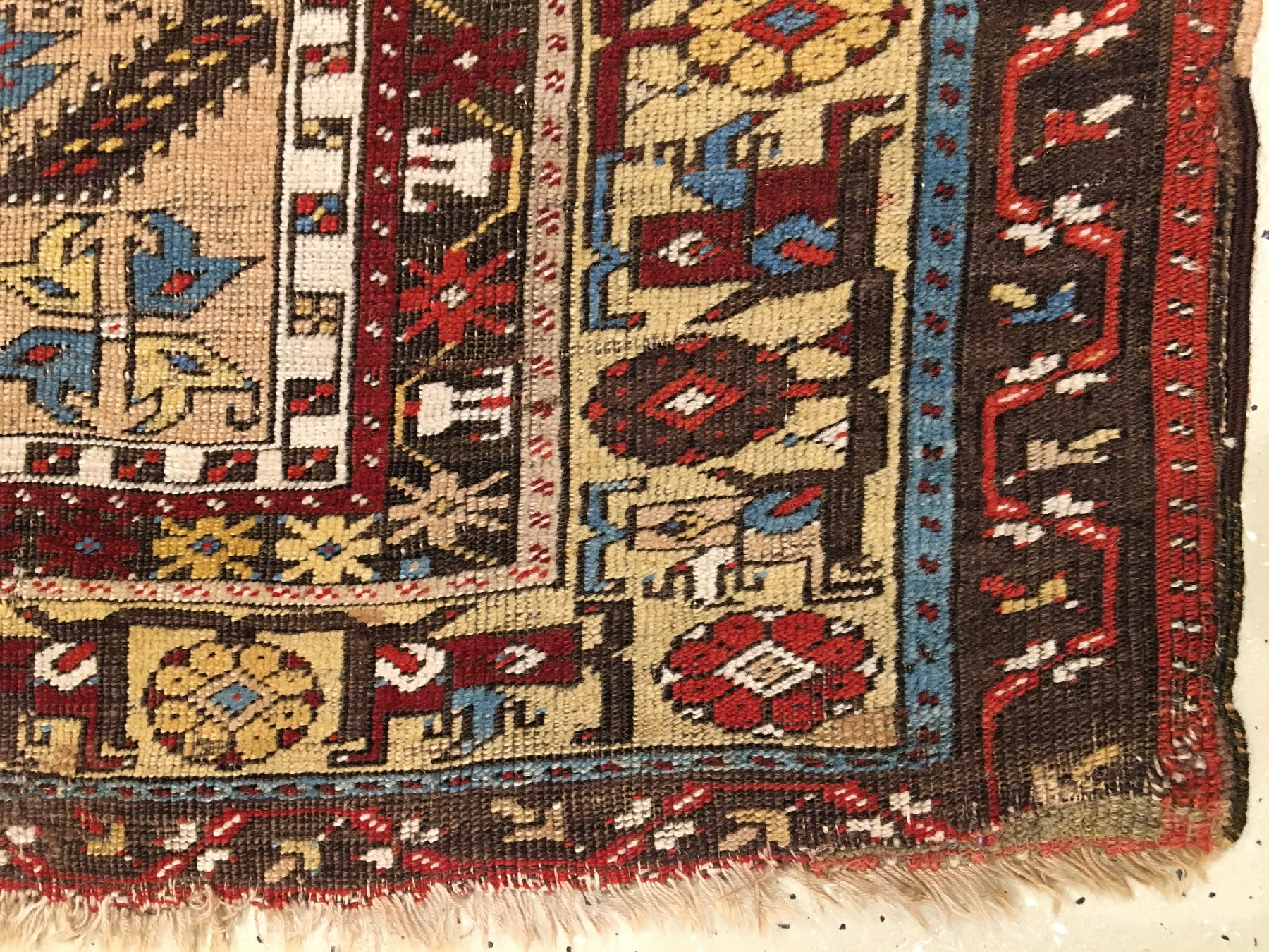 Detail g: Früher Tulpen-Ladik "Gebetsteppich" antik, Zentralanatolien, frühes 19.Jhd., Wolle geknüpft auf Wolle. Klassischer Tulpen-Ladik mit ...
