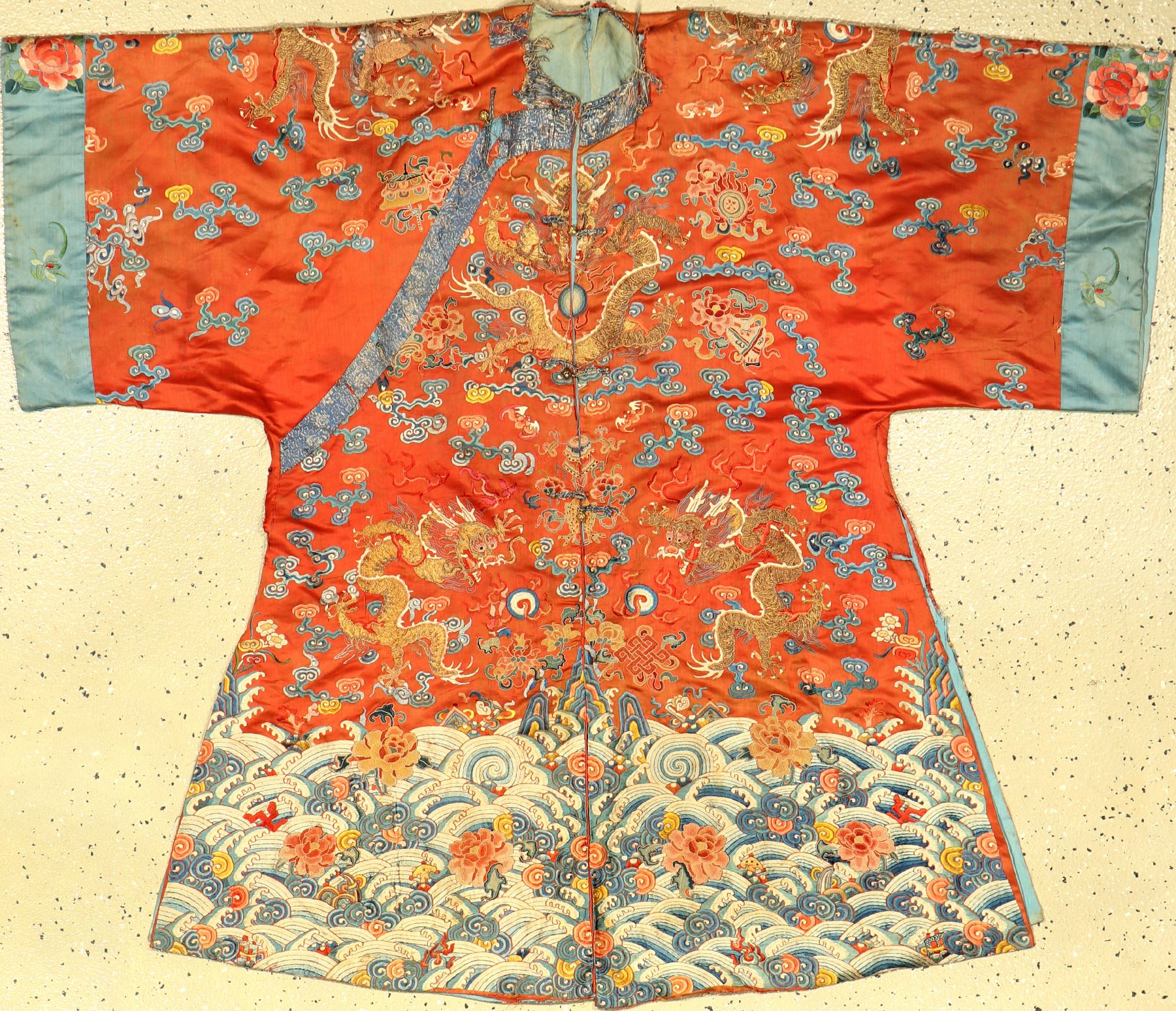 Seltene chinesische "Drachen-Robe" antik "Seiden-Metallstickerei" (Gefertigt für eine wichtige Person in der verbotenen Stadt ...