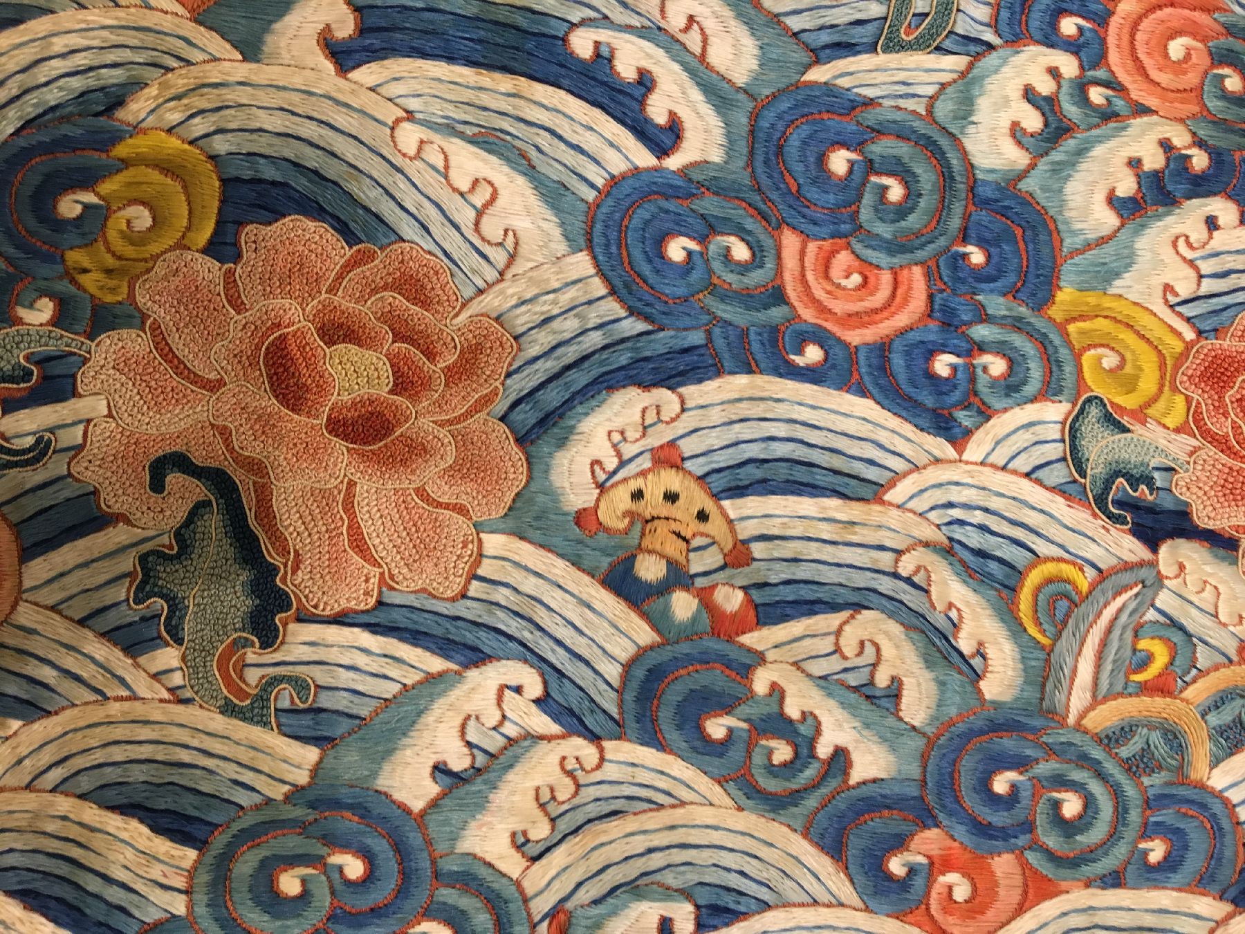 Detail f: Seltene chinesische "Drachen-Robe" antik "Seiden-Metallstickerei" (Gefertigt für eine wichtige Person in der verbotenen Stadt ...
