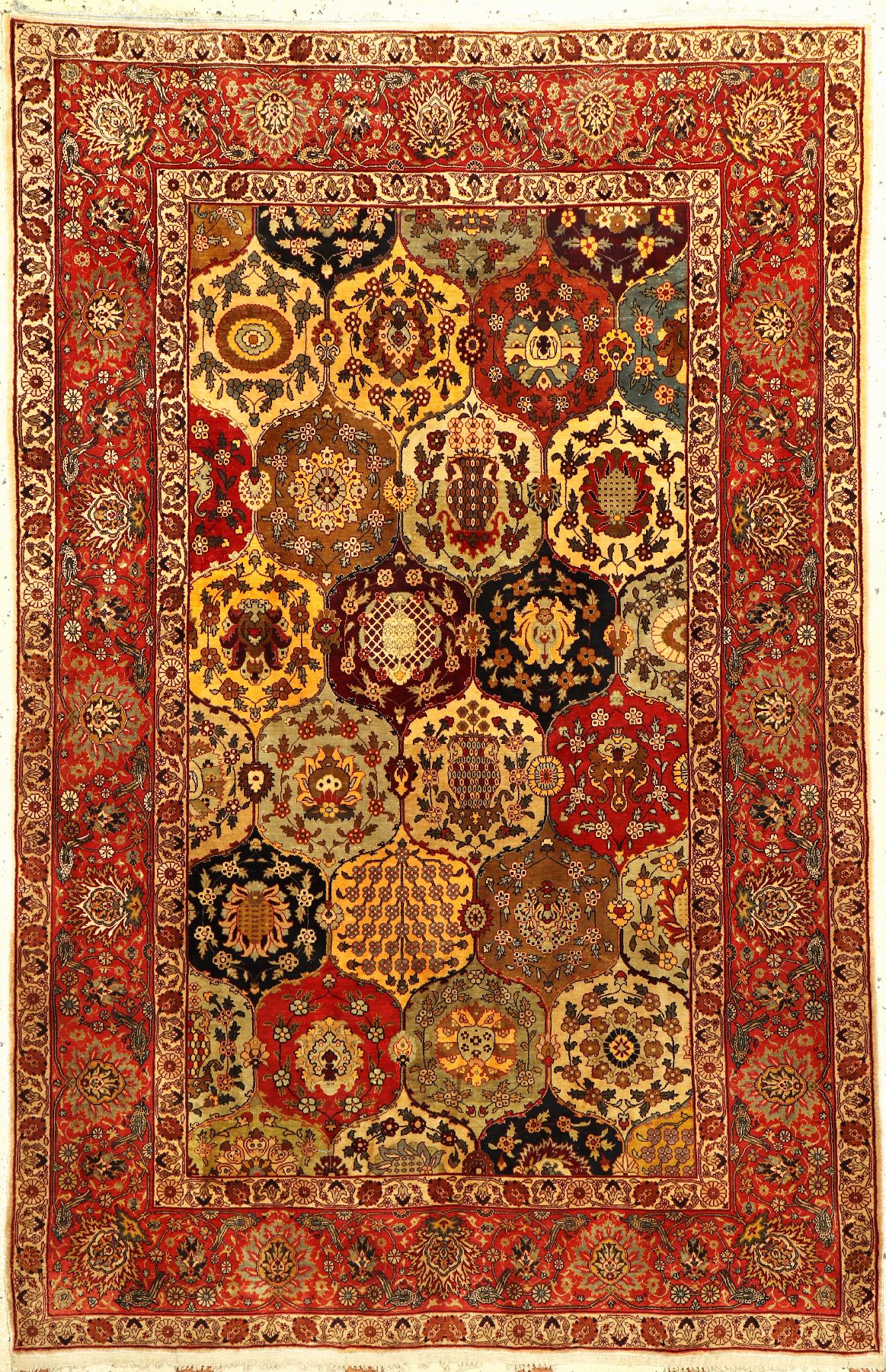 Feiner Seiden Kum Kapi antik, Türkei Istanbul, um 1900/1910, reine Naturseide. Seltener Seidenteppich aus den armenischen Meisterwerkstätten in ...