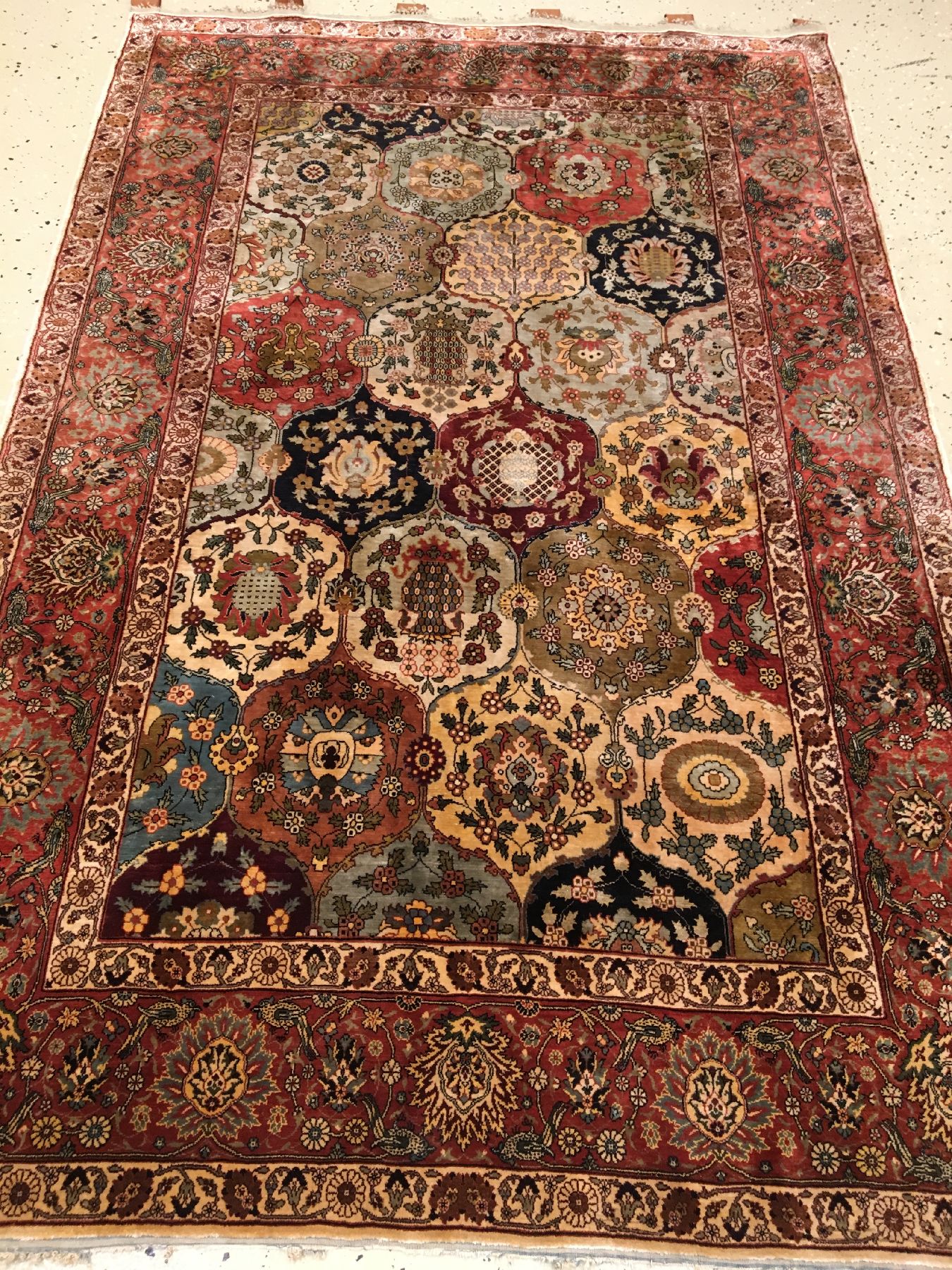 Detail b: Feiner Seiden Kum Kapi antik, Türkei Istanbul, um 1900/1910, reine Naturseide. Seltener Seidenteppich aus den armenischen Meisterwerkstätten in ...