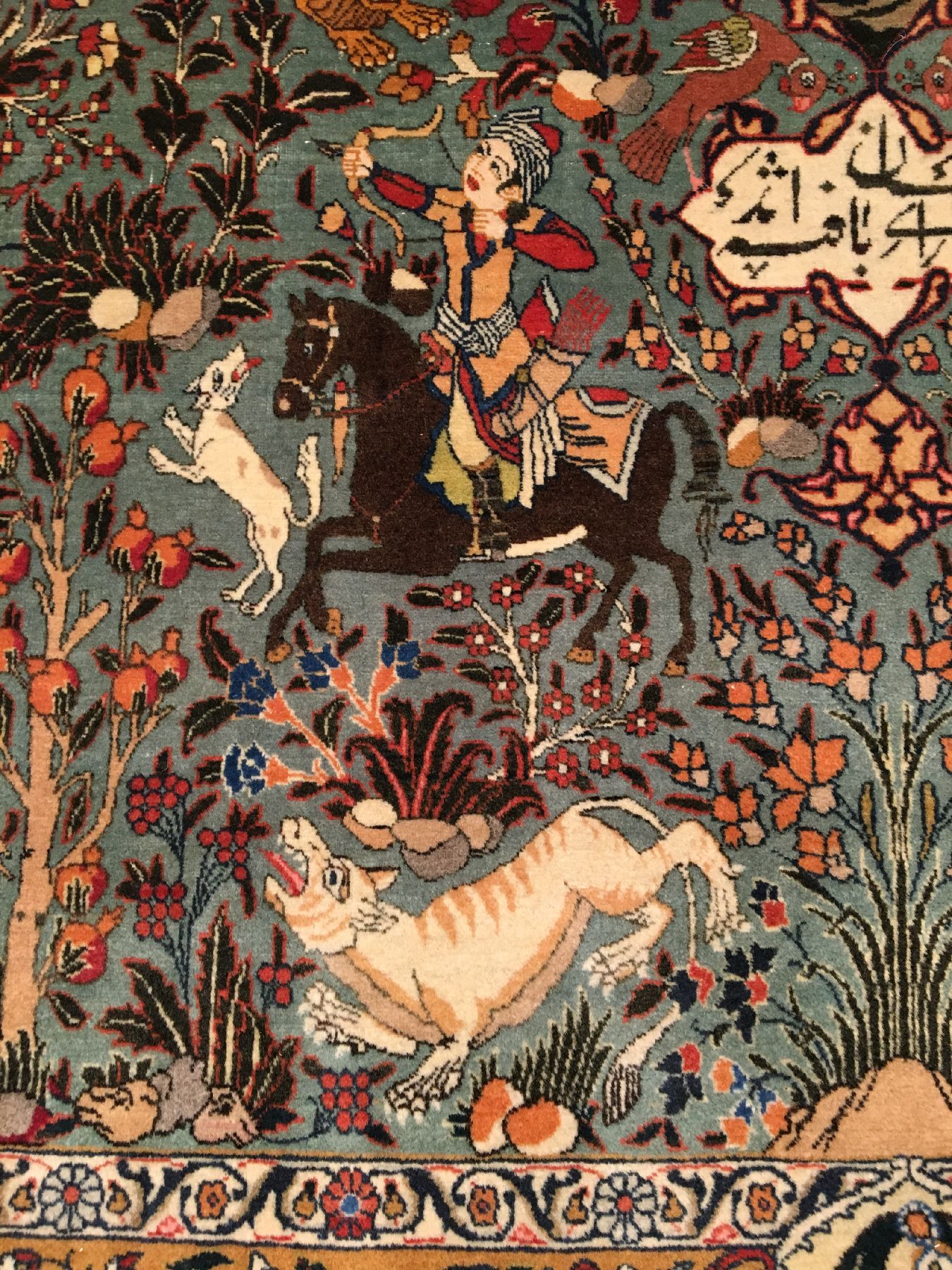 Detail d: Seltener großer grüner Täbriz alt (Geschichte aus dem alten Testament: Jakob), Nordwestpersien, um 1930, Korkwolle geknüpft auf Baumwolle. ...