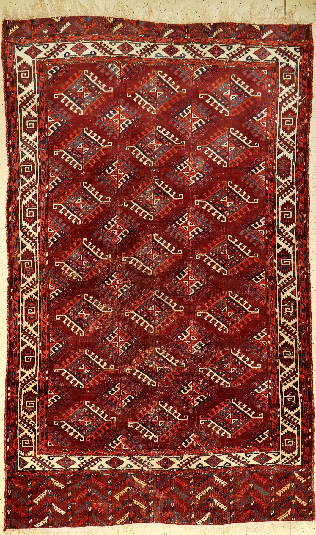 Früher Turkmenischer "Hauptteppich" antik (Dyrnak-Gül), Turkmenistan, frühes 19.Jhd., Wolle geknüpft auf Wolle. Nach Knüpfstruktur ...