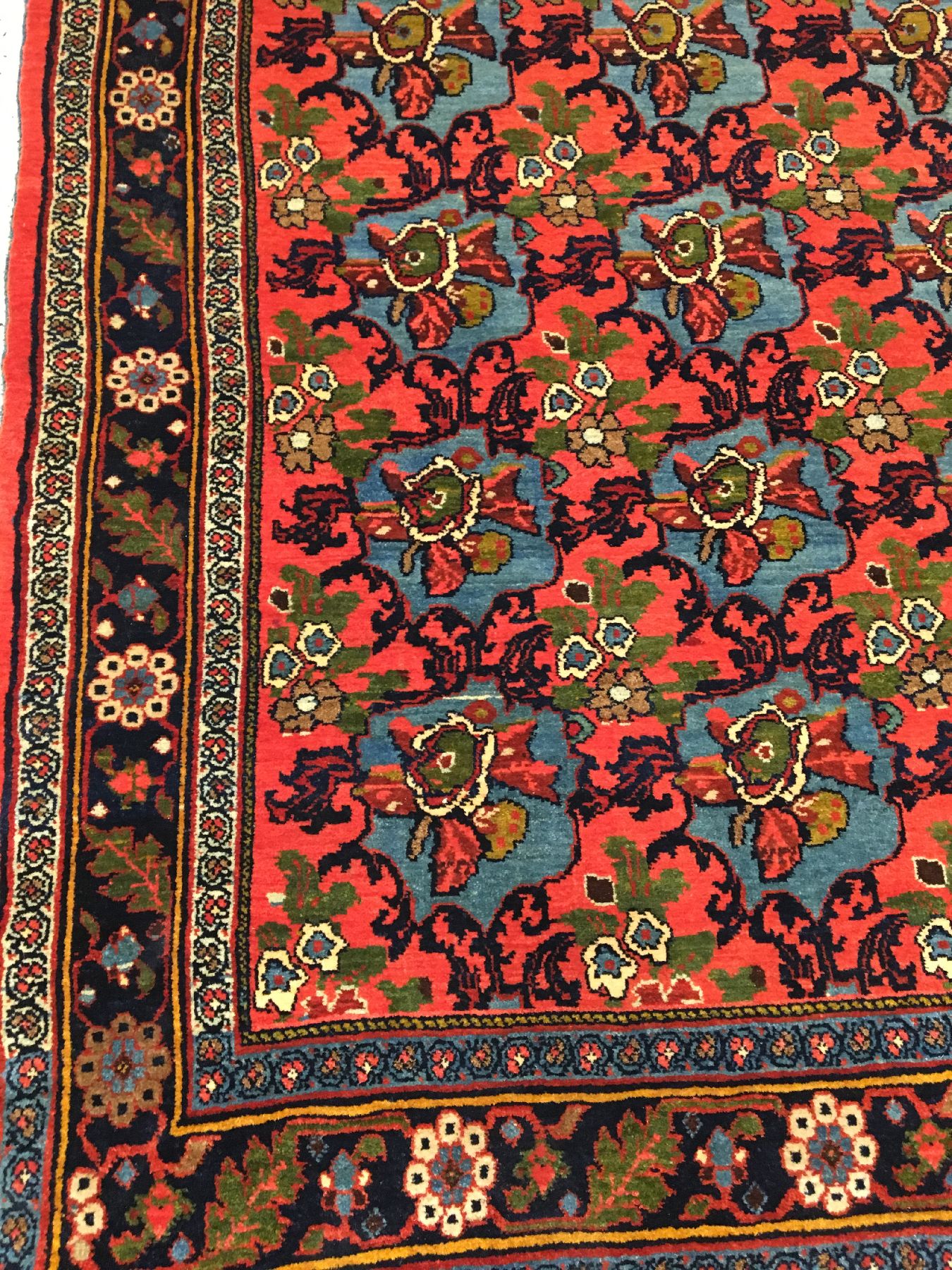 Detail b: Feiner Bidjar antik, Nordwestpersien, um 1900, Korkwolle geknüpft auf Baumwolle. Feiner Bidjar mit erstklassigen und ausdrucksstarken Naturfarben. ...