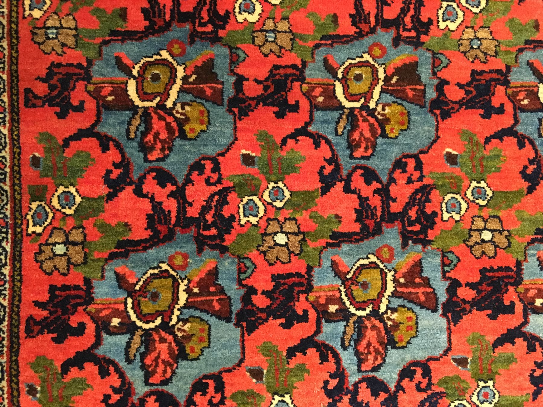 Detail c: Feiner Bidjar antik, Nordwestpersien, um 1900, Korkwolle geknüpft auf Baumwolle. Feiner Bidjar mit erstklassigen und ausdrucksstarken Naturfarben. ...