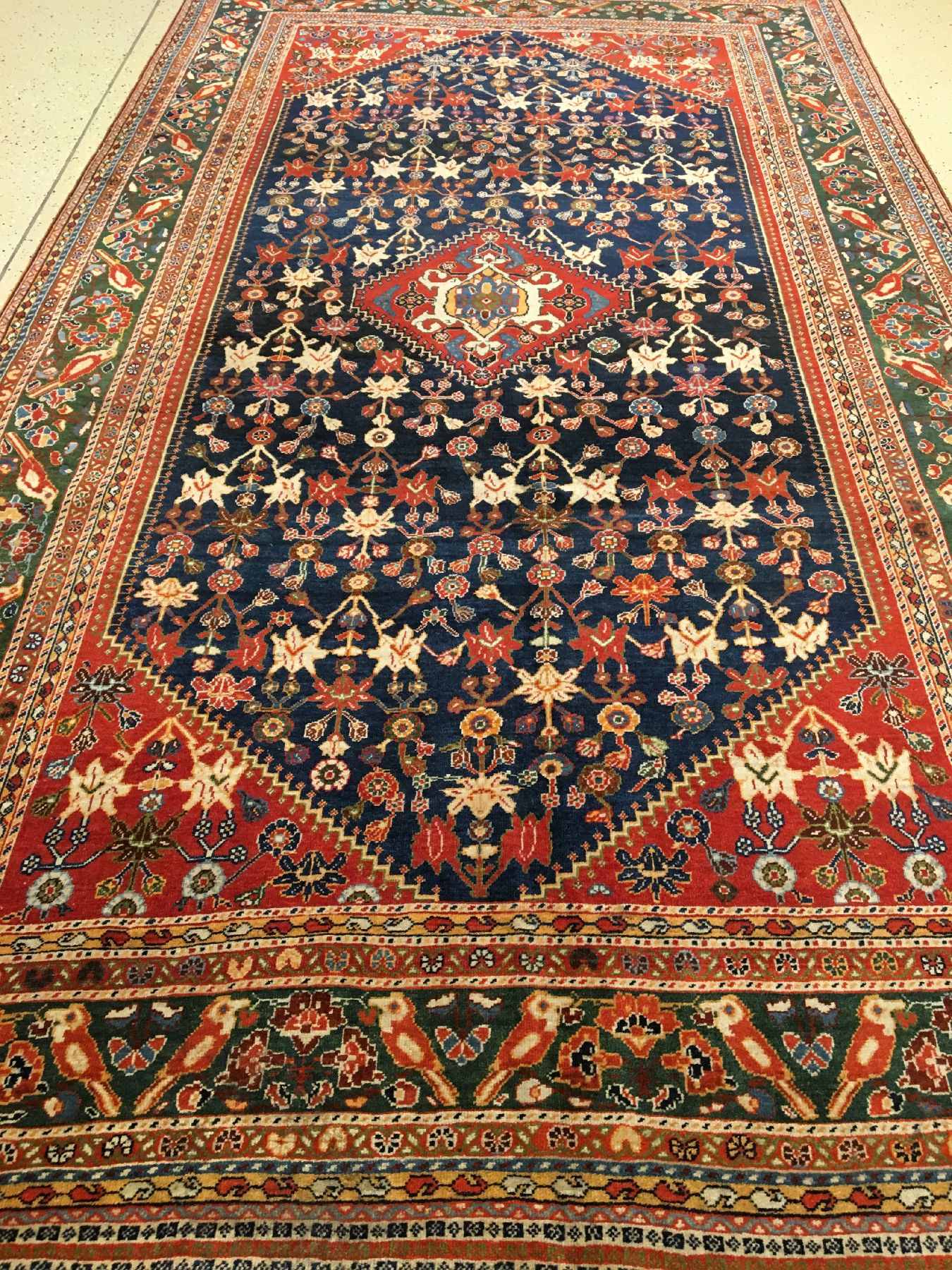 Detail a: Feiner Gaschgai "Gaschguli" antik, Südwestpersien Fars-Gebiet, Ende 19.Jhd., Wolle geknüpft auf Wolle. Feiner Knüpfteppich des ...
