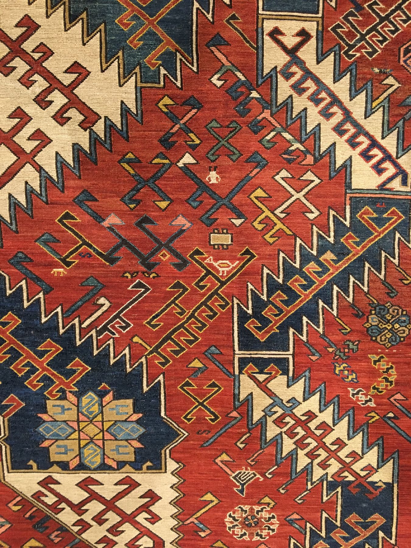 Detail f: Großer Drachen Sumakh antik, Ostkaukasus Kuba-Gebiet, 19.Jhd., Wolle gewebt auf Wolle. Seltener großformatiger Sumakh aus der Kuba-Region mit ...