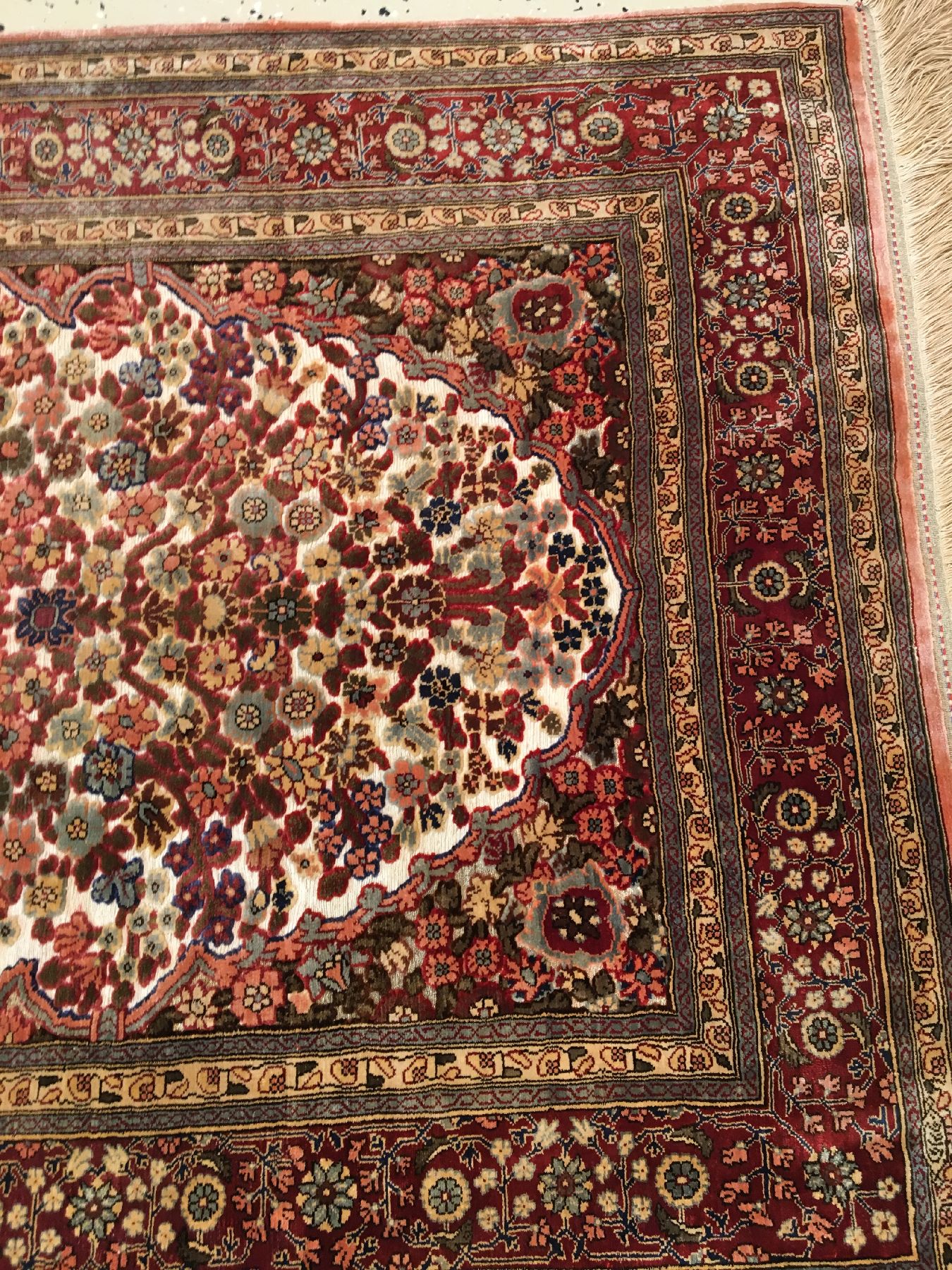 Detail c: Feiner metallbroschierter Seiden Hereke alt (Signiert), Türkei, um 1960, reine Naturseide mit Metallbrokat. Eleganter Seiden Hereke im Stile der ...