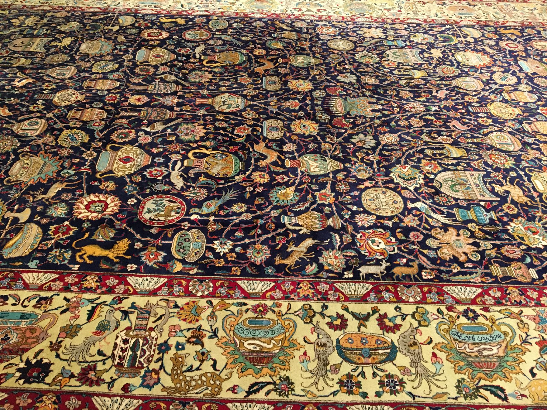 Detail b: Großer feiner Täbriz "Palasi" (Part-Silk) "Schloss-Palastteppich" alt "Vasenteppich" (Signiert) "50 RAJ" ...