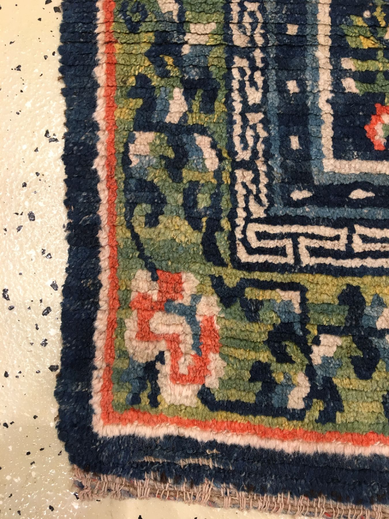 Detail e: Gyantse "Khaden" antik, Südtibet, um 1900, Wolle geknüpft auf Wolle. Tibetischer Meditationsteppich mit Lotus Medaillons und grüner ...