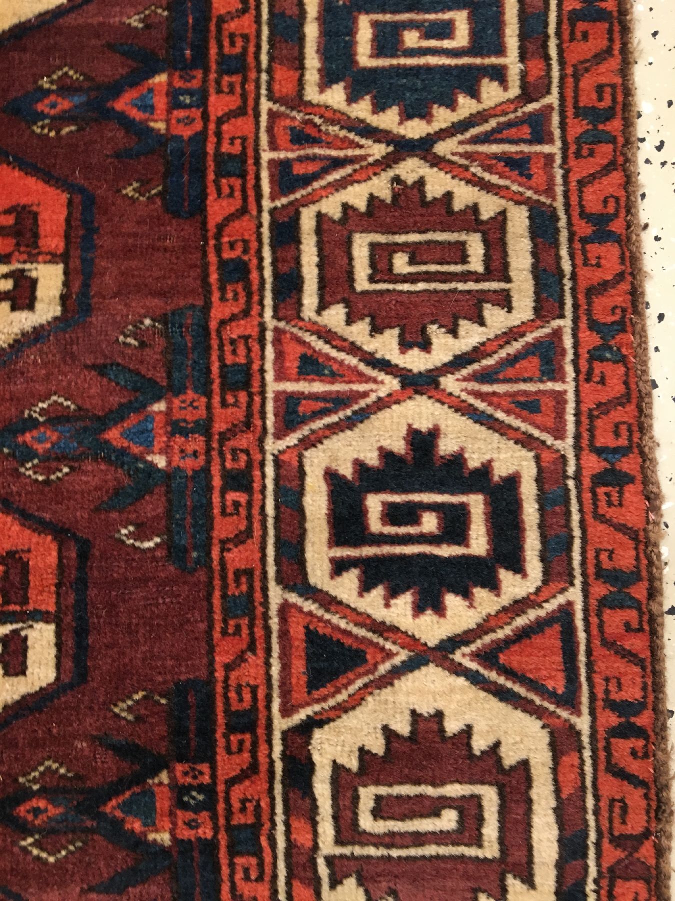 Detail g: Feiner Karadaschli "Hauptteppich" antik, Turkmenistan, frühes 19.Jhd., Wolle geknüpft auf Wolle. Fein geknüpfter Hauptteppich der ...