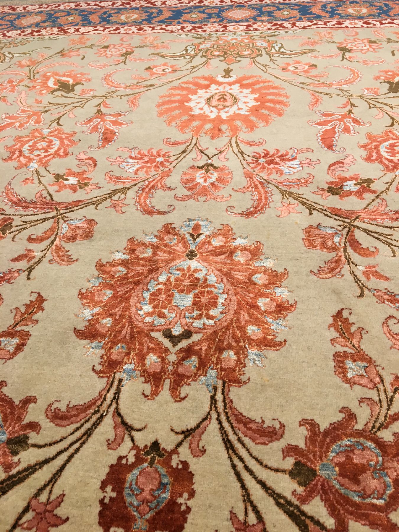 Detail f: Seltener großer feiner Teheran "Part-Silk" alt, Zentralpersien, um 1940, Korkwolle mitviel Seide geknüpft auf Baumwolle. Hochdekorativer ...