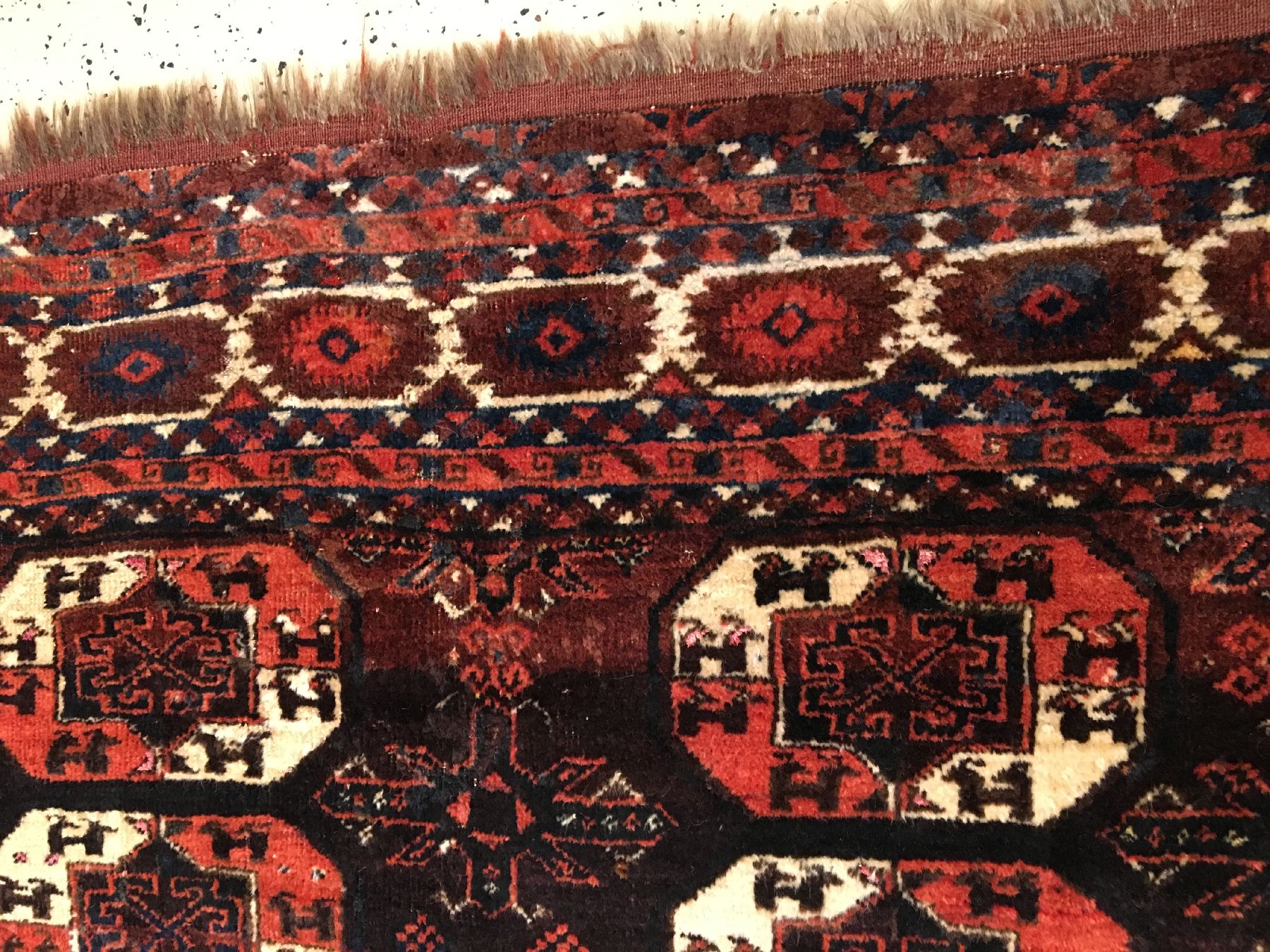 Detail g: Seltener Arabatschi "Hauptteppich" antik (Mit Rubinroter Seide), Turkmenistan, frühes 19.Jhd., Wolle mit Seiden-Highlights geknüpft auf ...