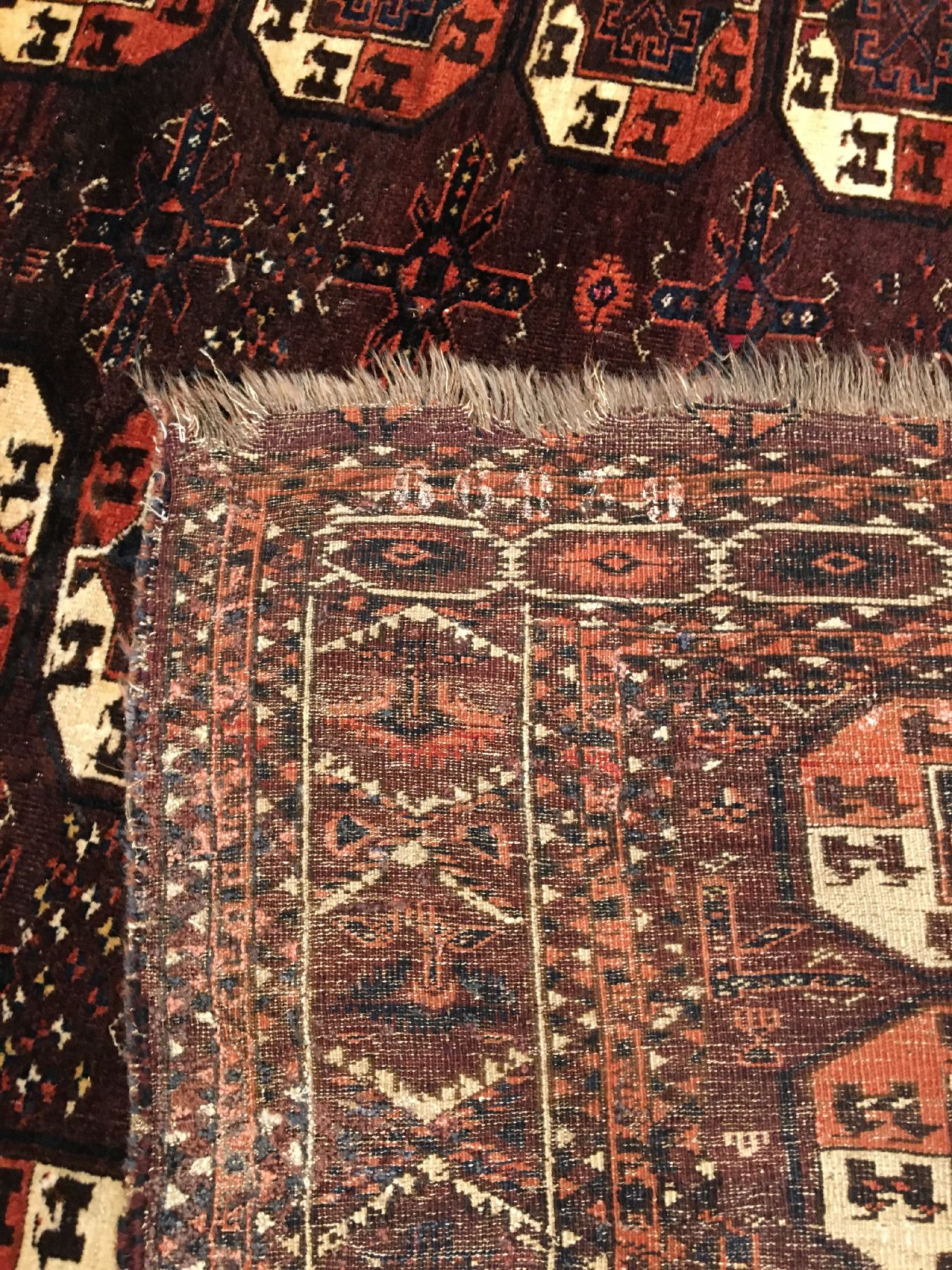 Detail h: Seltener Arabatschi "Hauptteppich" antik (Mit Rubinroter Seide), Turkmenistan, frühes 19.Jhd., Wolle mit Seiden-Highlights geknüpft auf ...